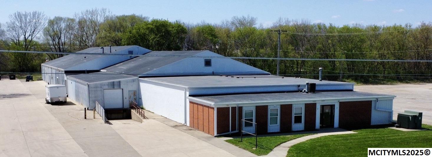 Photo 1 of 9 — 1604 S Pierce, MASON CITY, IA 50401