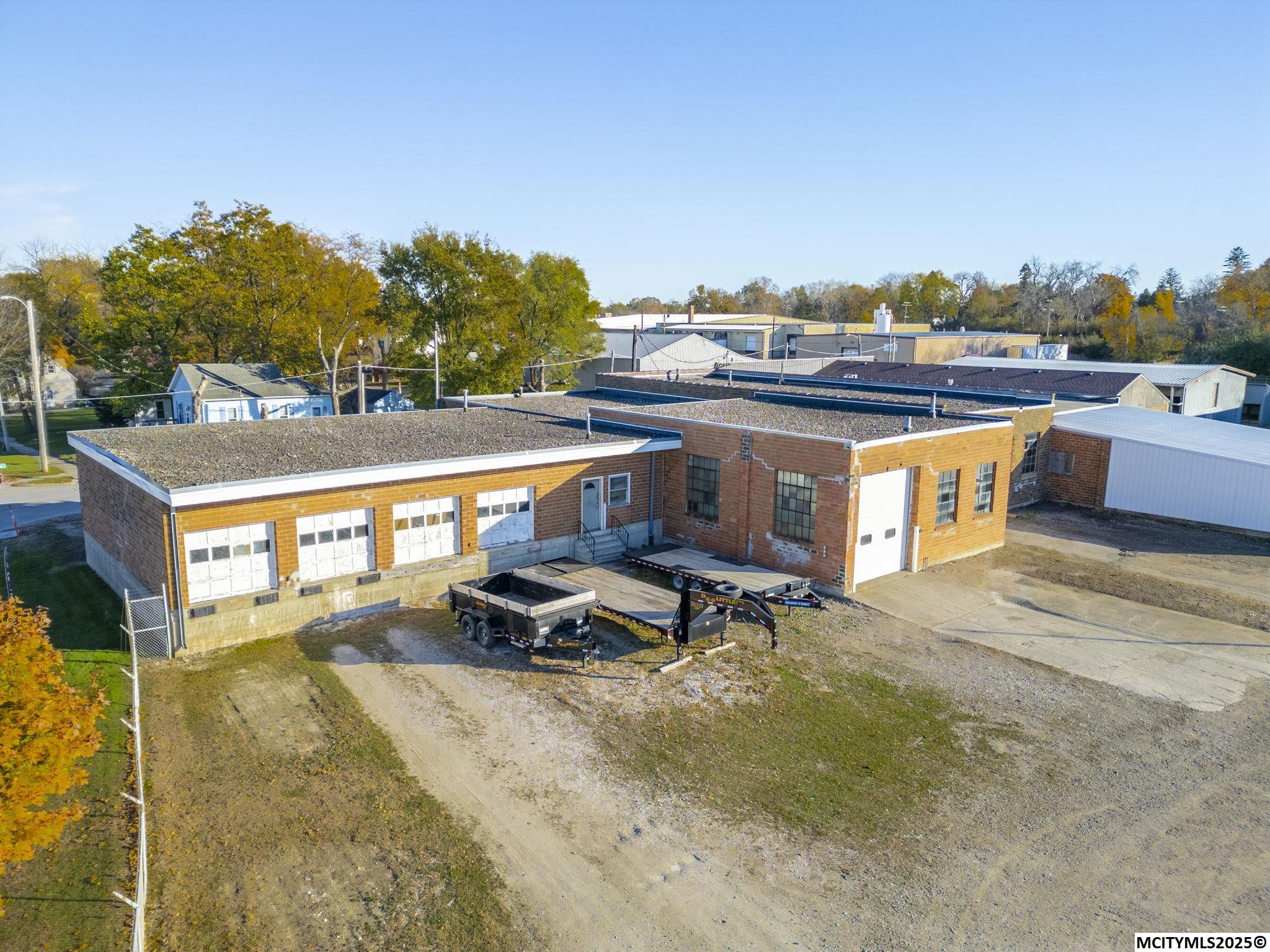 Photo 1 of 28 — 708 - 712 S Jefferson, MASON CITY, IA 50401
