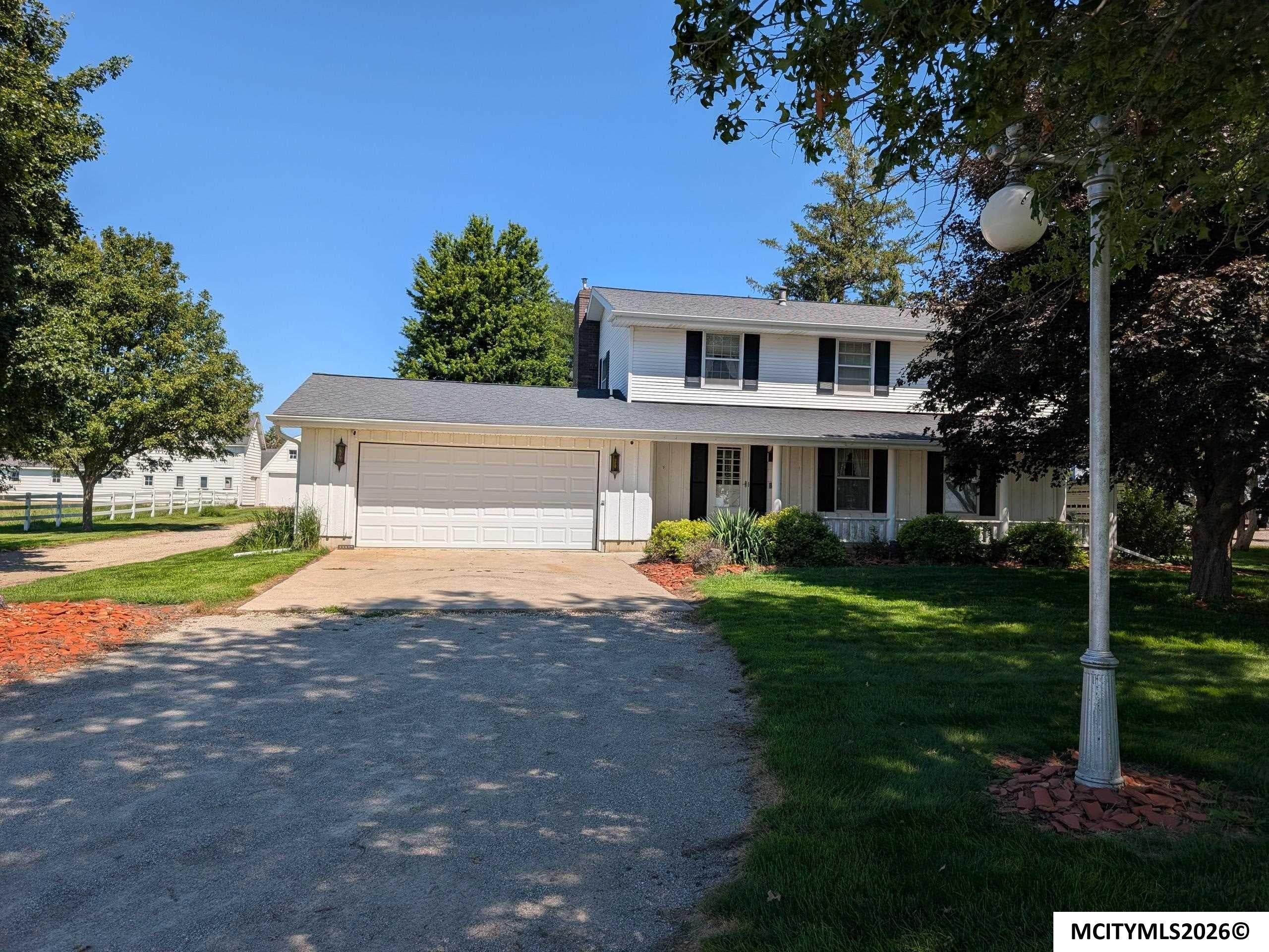 1107 Main - Photo 2