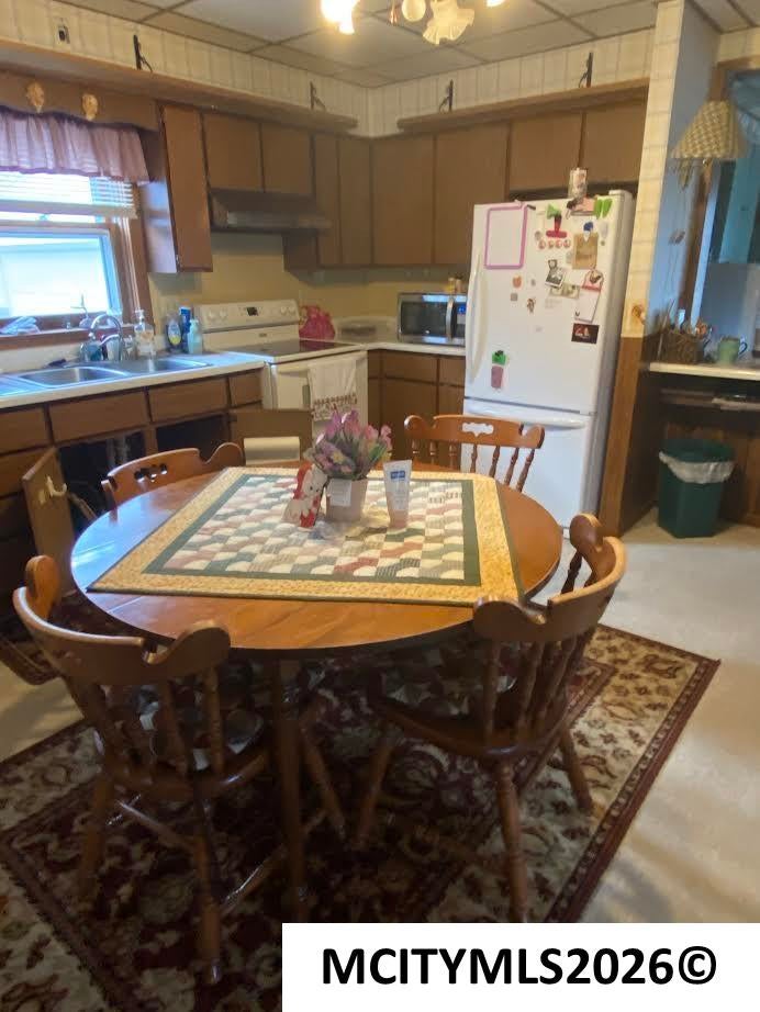 102 4th St NW - Photo 2