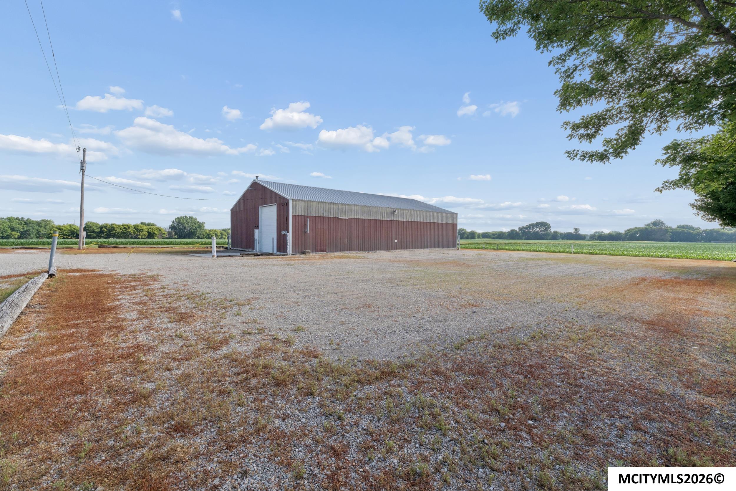 Photo 1 of 23 — 15715 Delaware Ave, MASON CITY, IA 50401