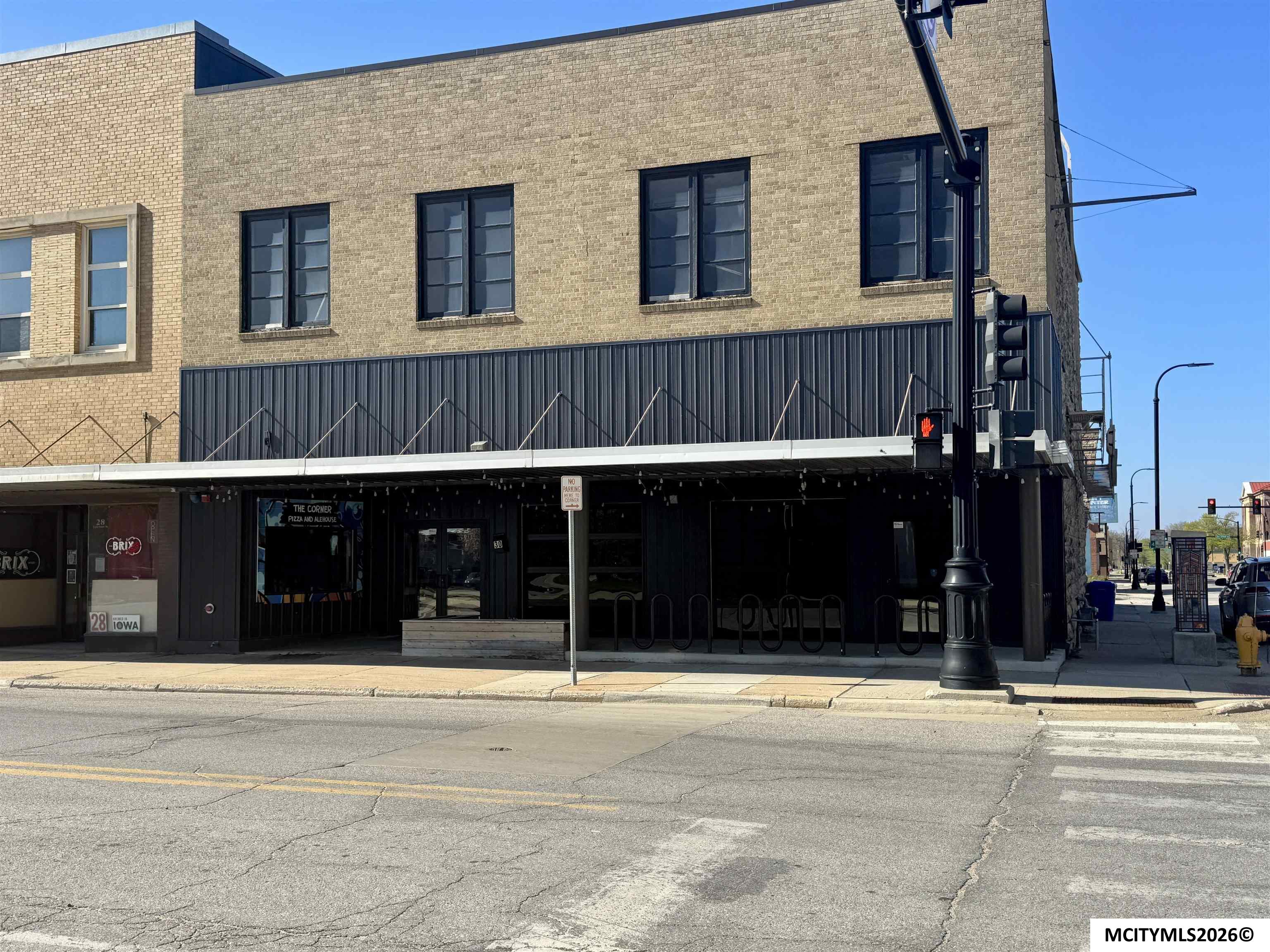 Photo 1 of 20 — 30 E State St, MASON CITY, IA 50401