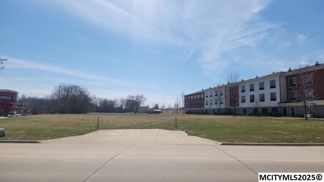 3041 4Th St SW, Mason City, IA 50401