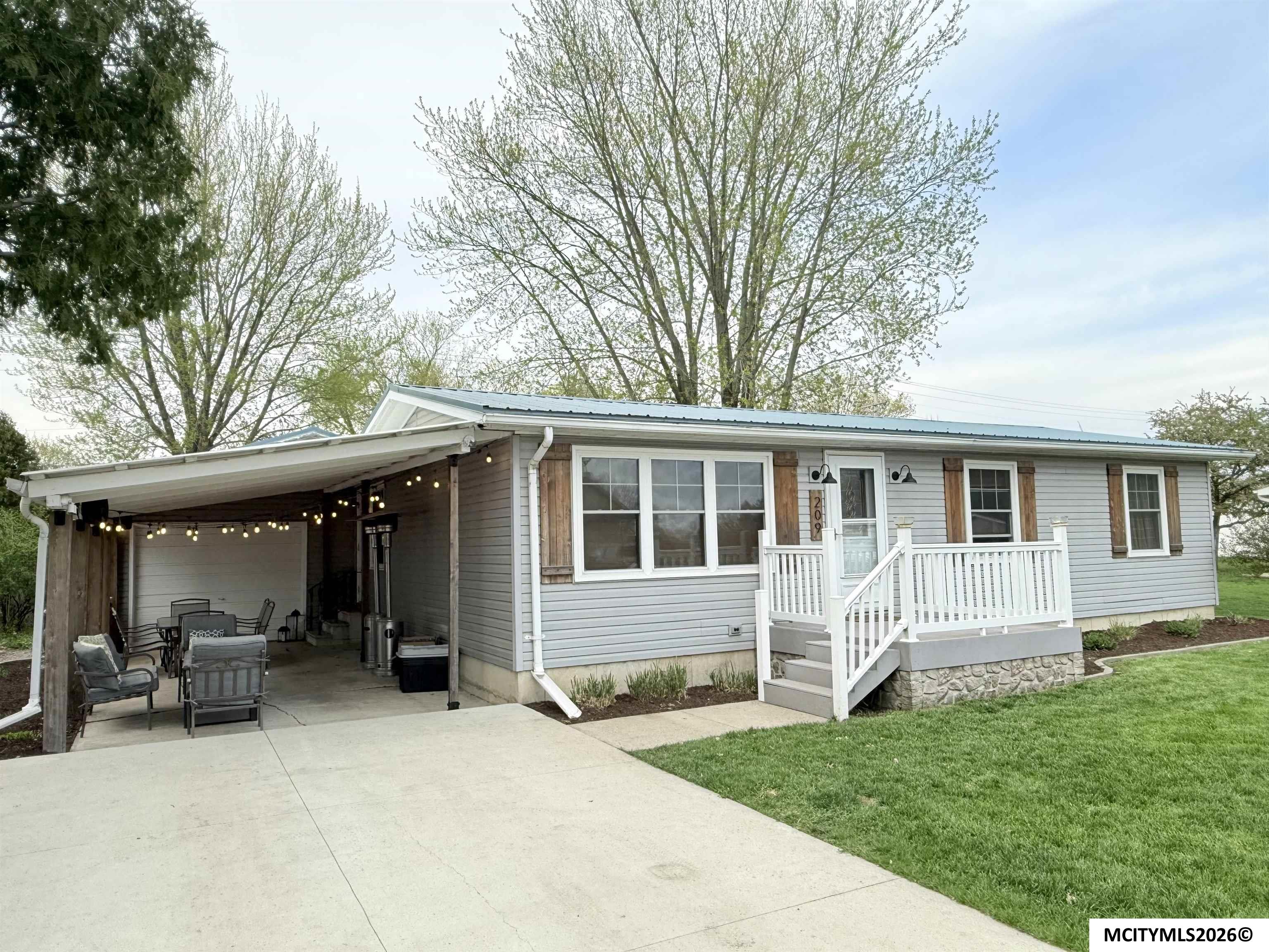 Photo 1 of 28 — 209 Park St, OSAGE, IA 50461