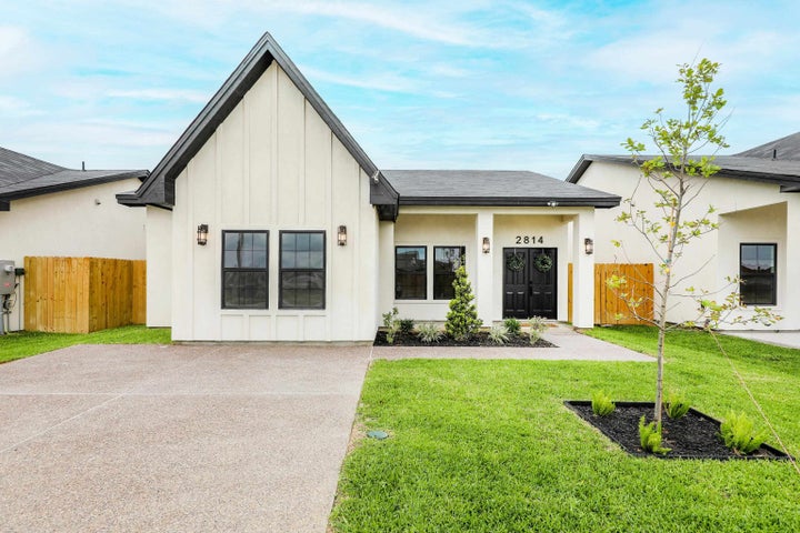 Photo 1 of 36 — 2814 Adamsville, Laredo, TX 78046