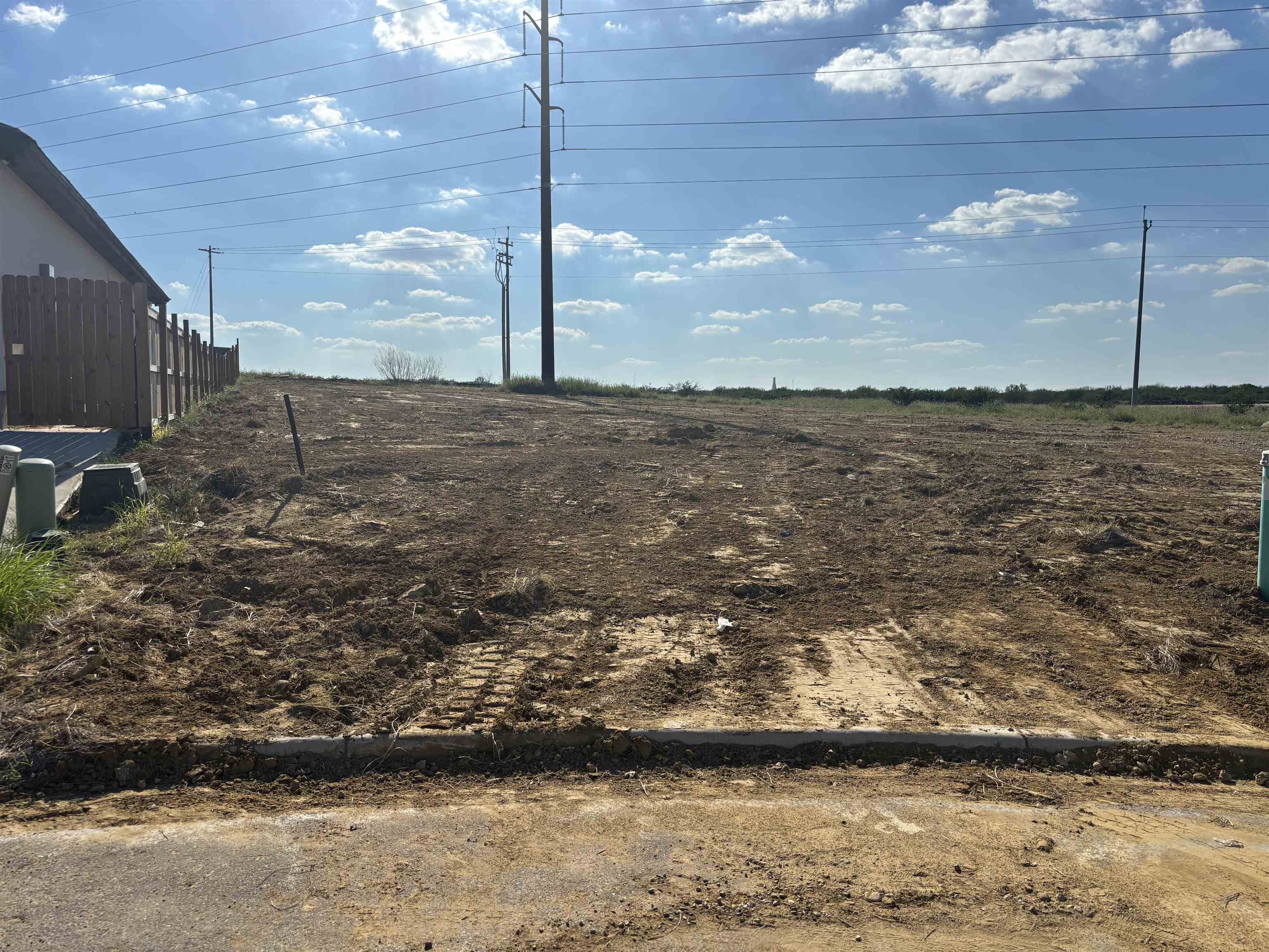 Photo 1 of 7 — 6901 Molinos Dr, Laredo, TX 78046