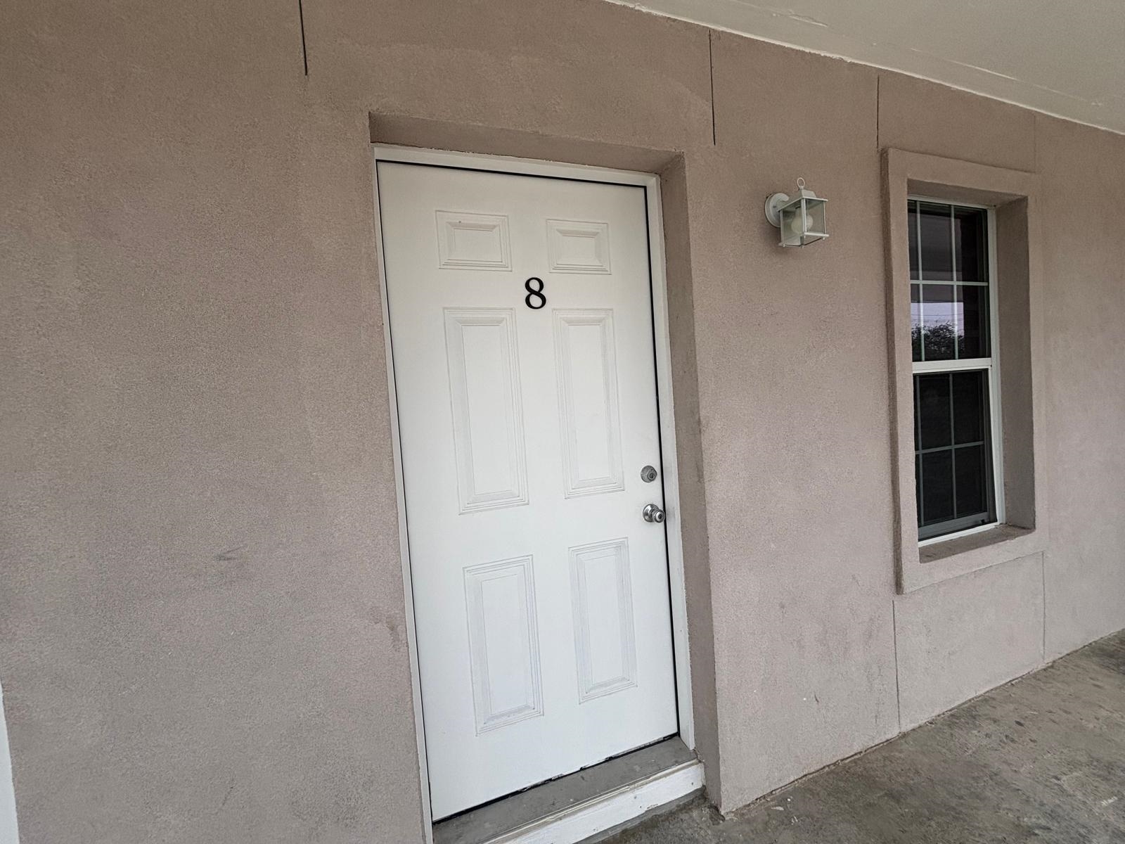 Photo 1 of 10 — 1303 Philadelphia St 8, Laredo, TX 78041