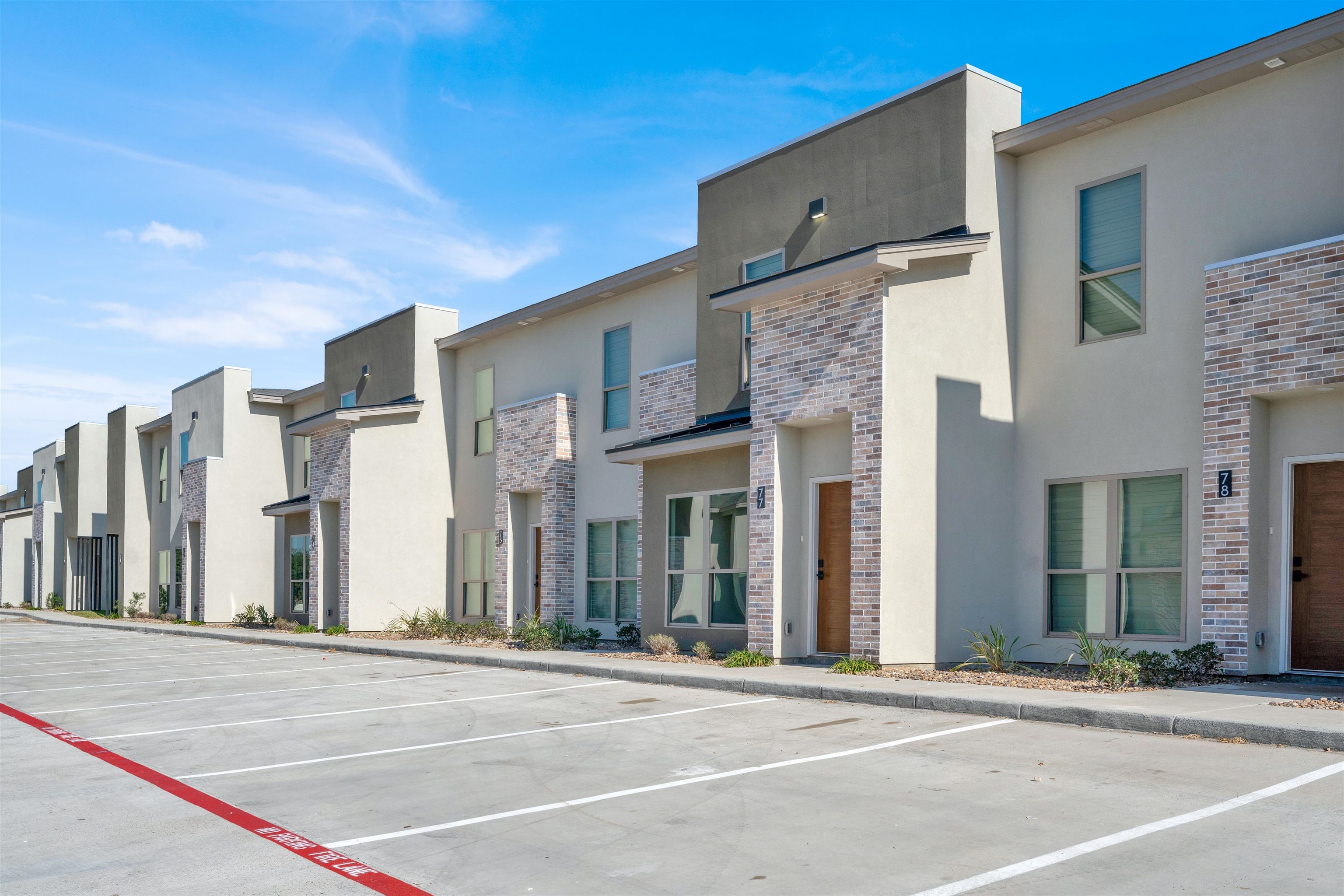 Photo 1 of 14 — 7613 King Arthurs Ct 70, Laredo, TX 78041
