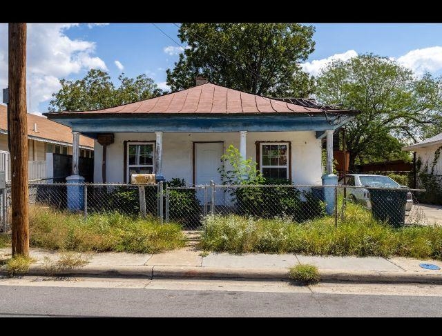 Photo 1 of 10 — 1610 Santa Maria Ave, Laredo, TX 78040