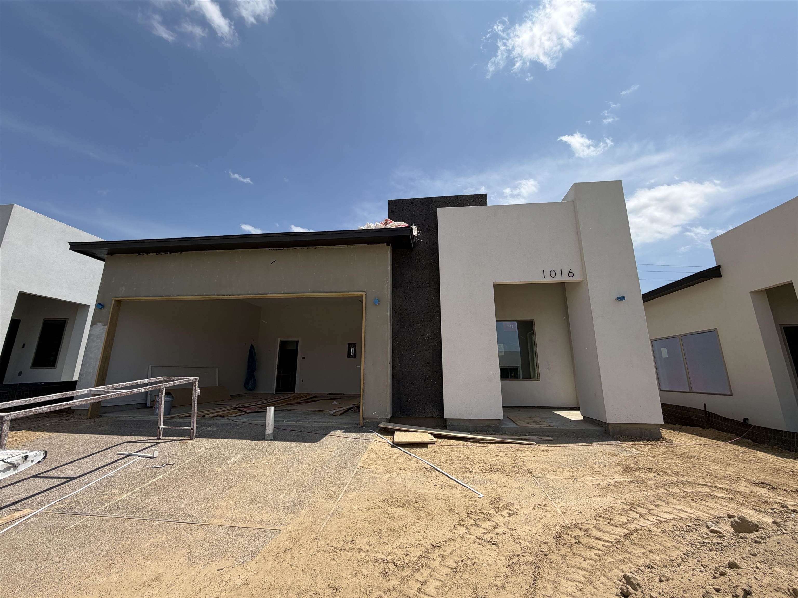Photo 1 of 10 — 1016 Noyola Loop, Laredo, TX 78046