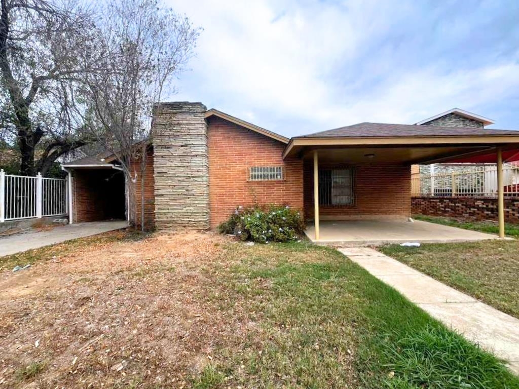 Photo 1 of 25 — 2116 Garfield St, LAREDO, TX 78043