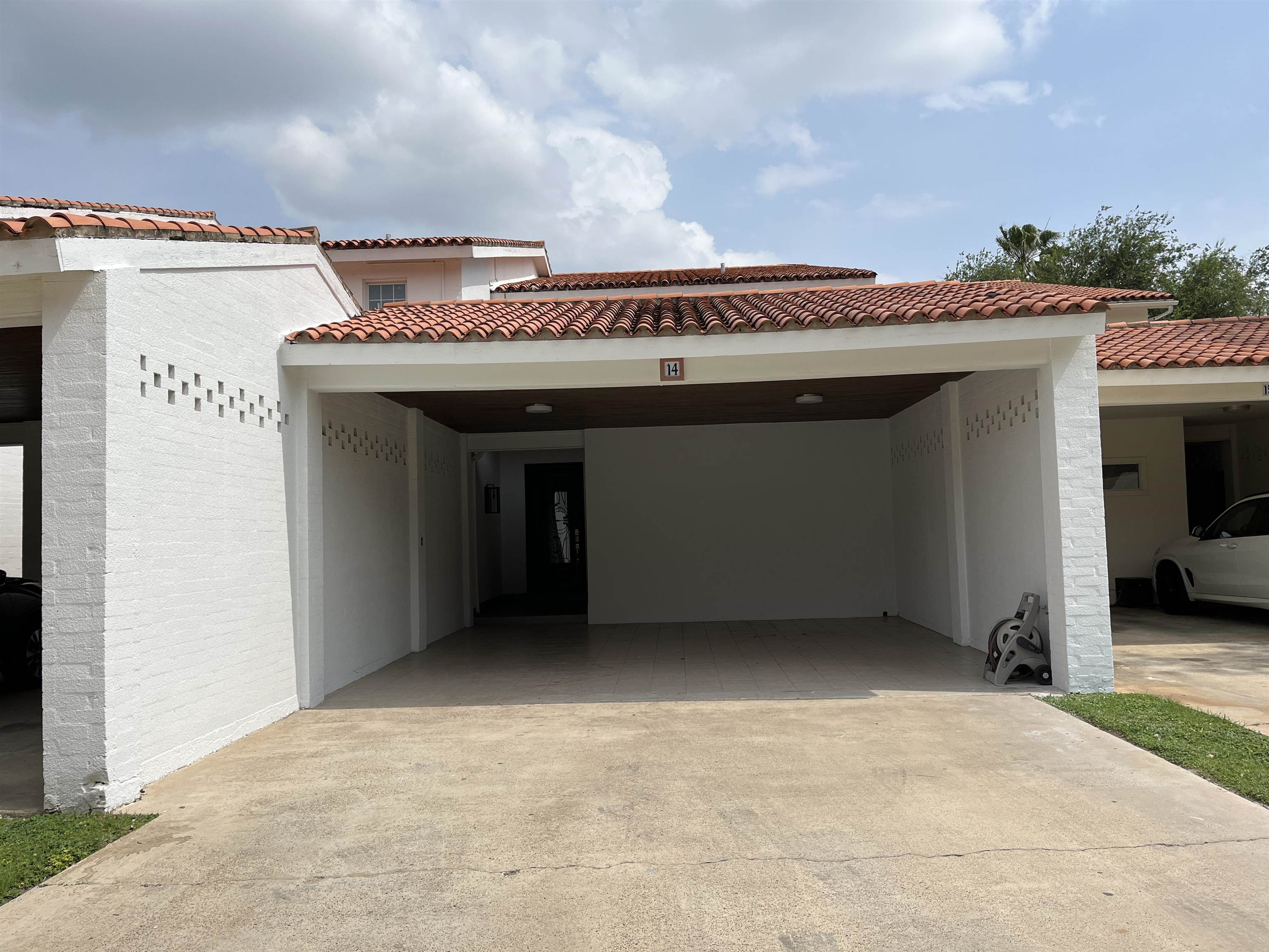 Photo 1 of 29 — 1800 Country Club Dr 14, Laredo, TX 78045