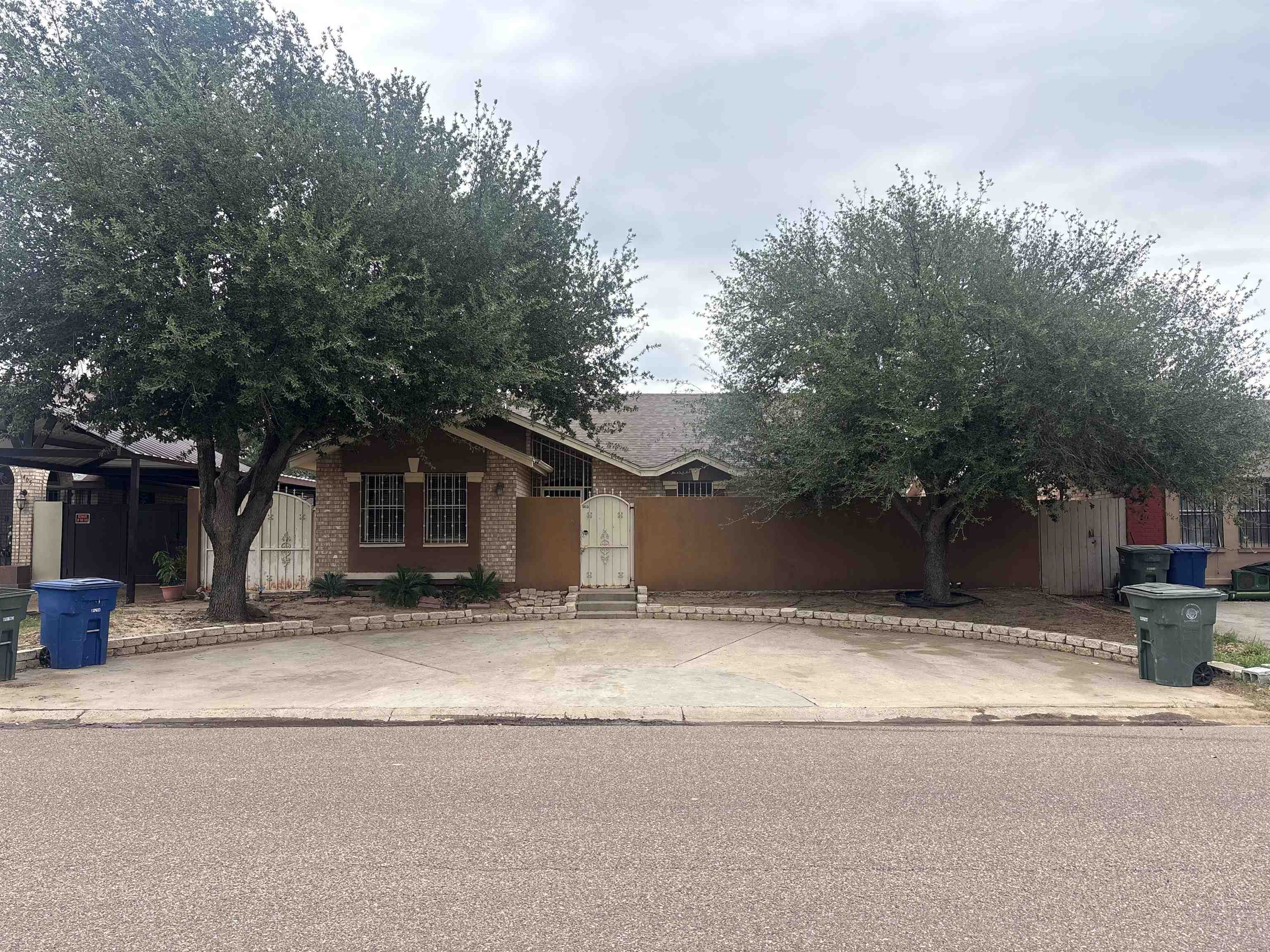 Photo 1 of 13 — 403 Carreta Ct, Laredo, TX 78045