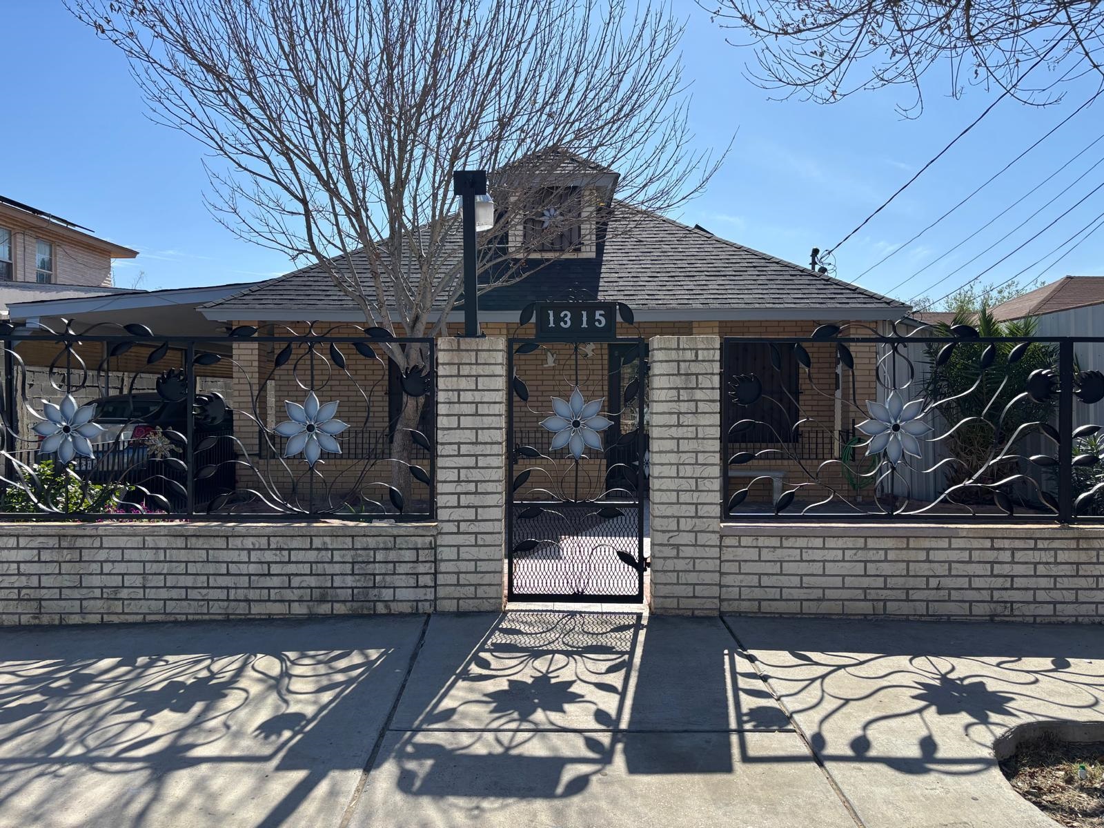 Photo 1 of 15 — 1315 E San Pedro St, Laredo, TX 78041