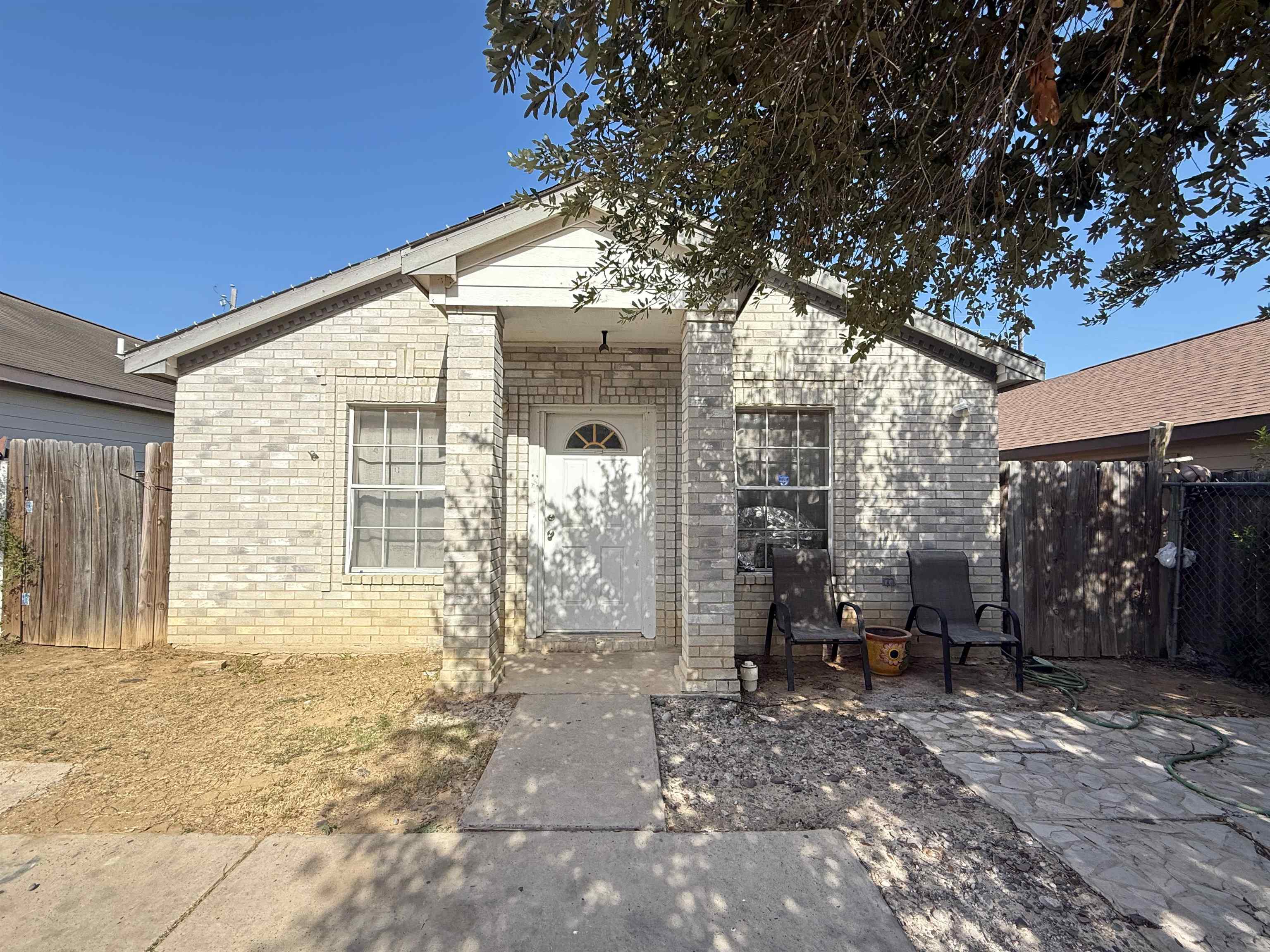 Photo 1 of 16 — 308 Larga Vista Dr, Laredo, TX 78043