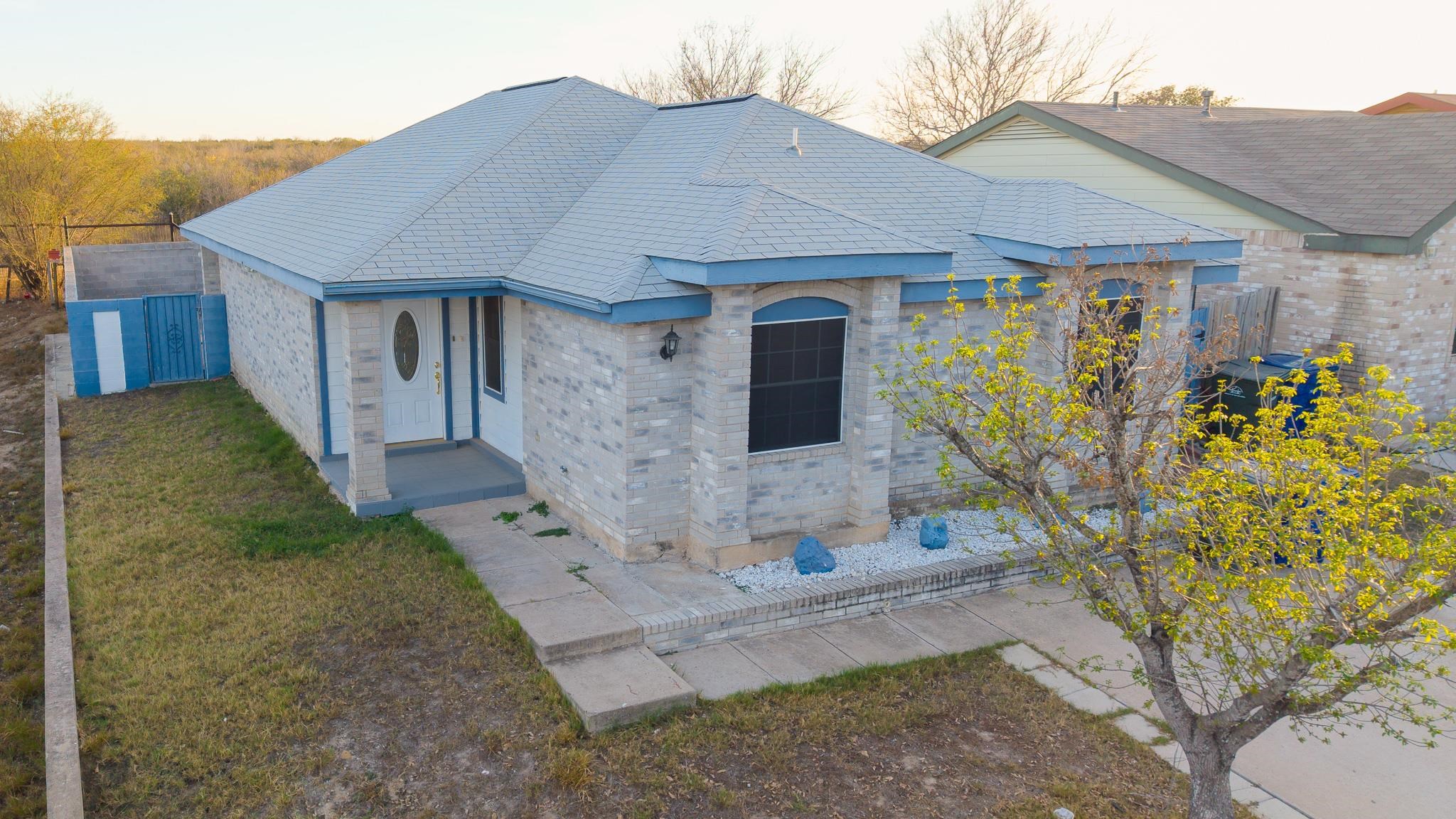 Photo 1 of 28 — 725 Baretta Ct, Laredo, TX 78043