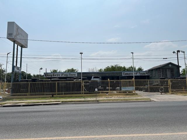 Photo 1 of 32 — 802 Callaghan St, Laredo, TX 78040