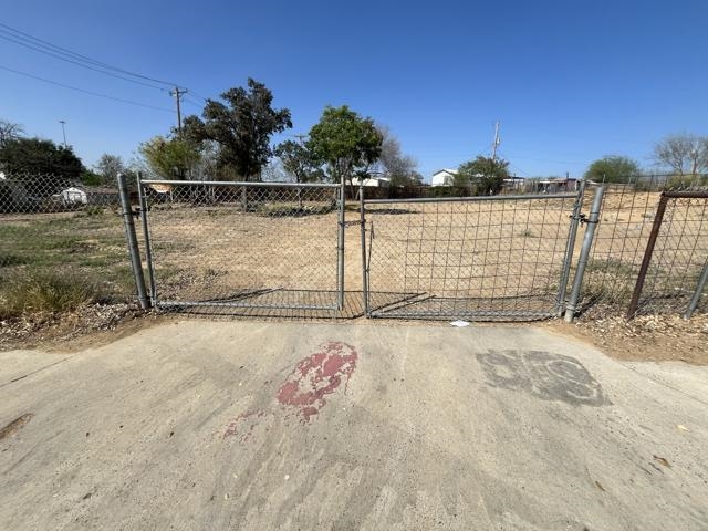 Photo 1 of 5 — 420 Hilltop Rd, Laredo, TX 78045