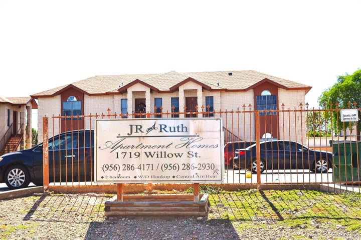 Photo 1 of 15 — 1719 Willow St, Laredo, TX 78043