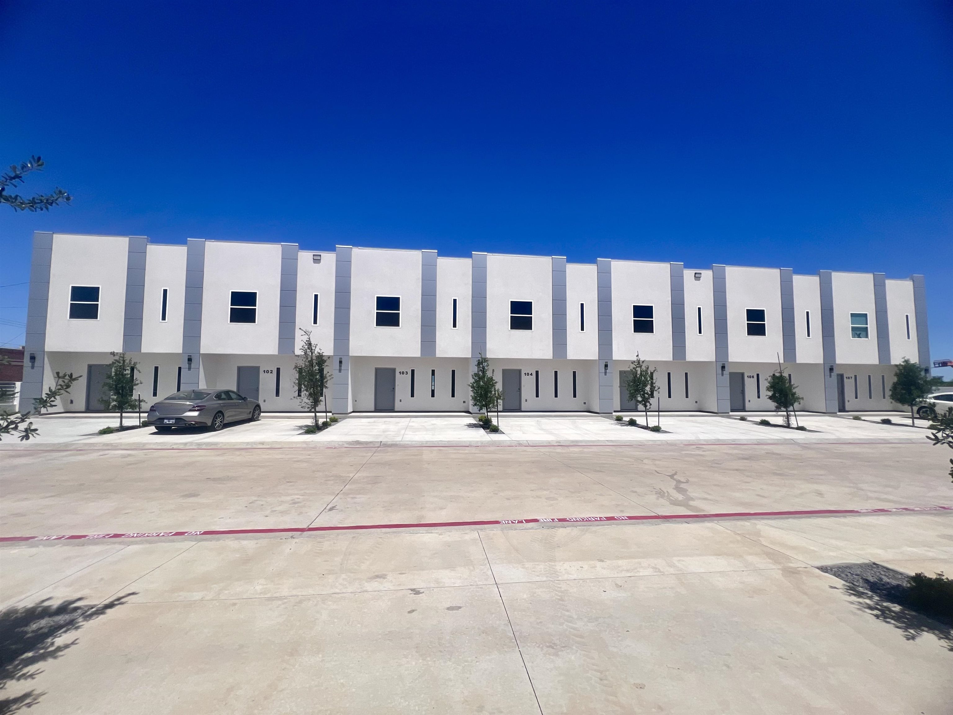 Photo 1 of 27 — 1011 Emerald Valley Dr. 123, Laredo, TX 78043
