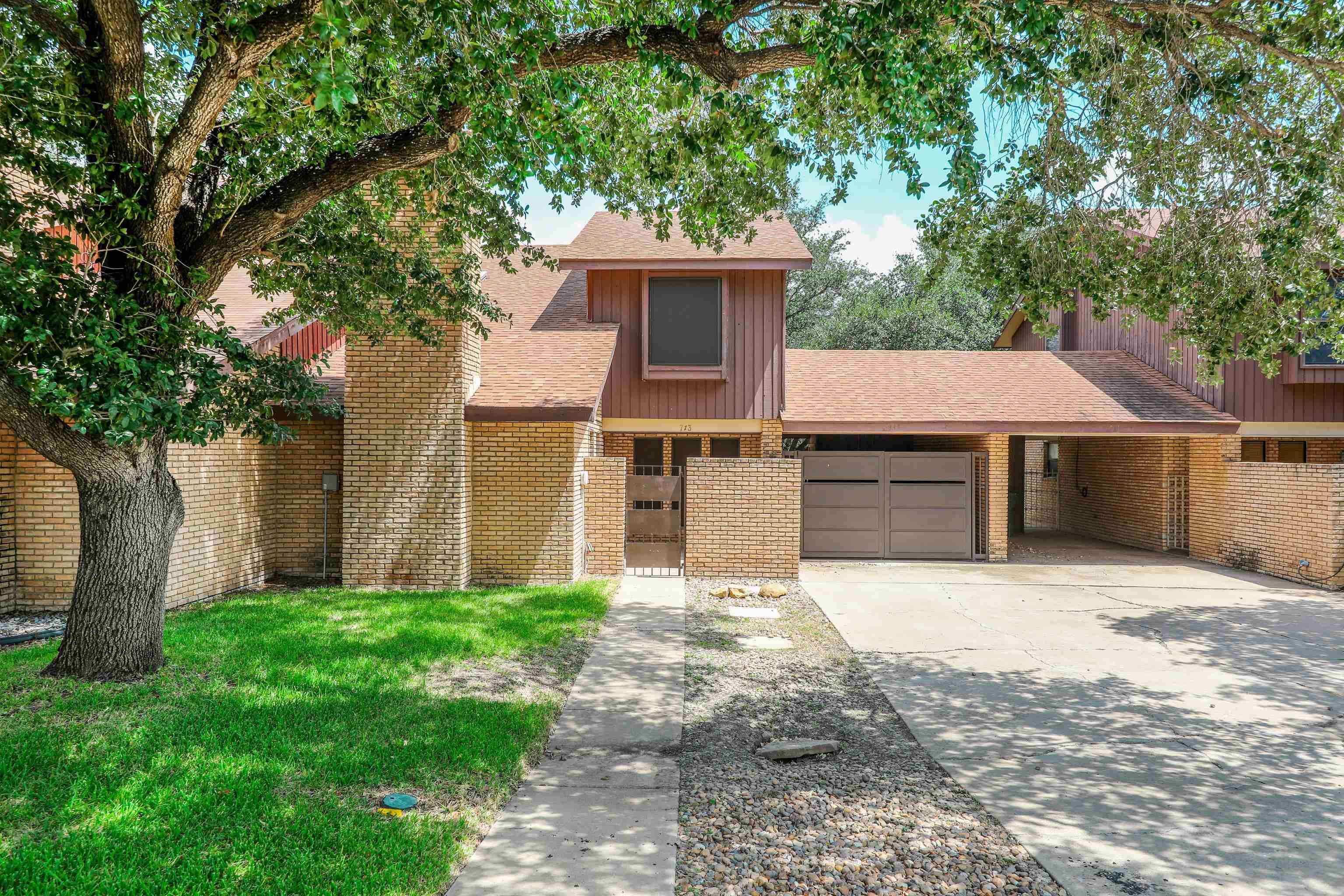 Photo 1 of 40 — 713 E Del Mar Blvd 713, Laredo, TX 78041