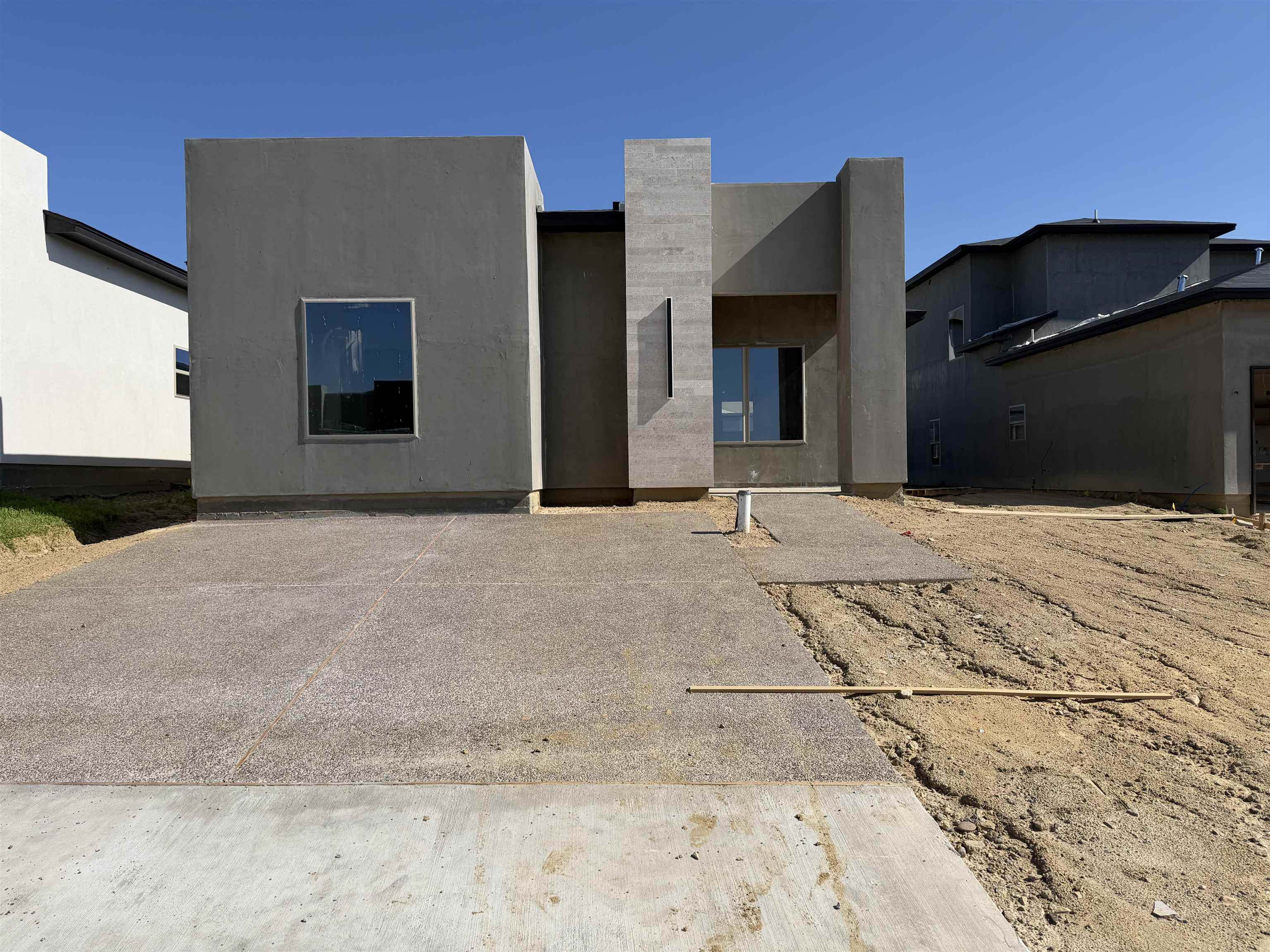 Photo 1 of 14 — 1210 Noyola Loop, Laredo, TX 78046