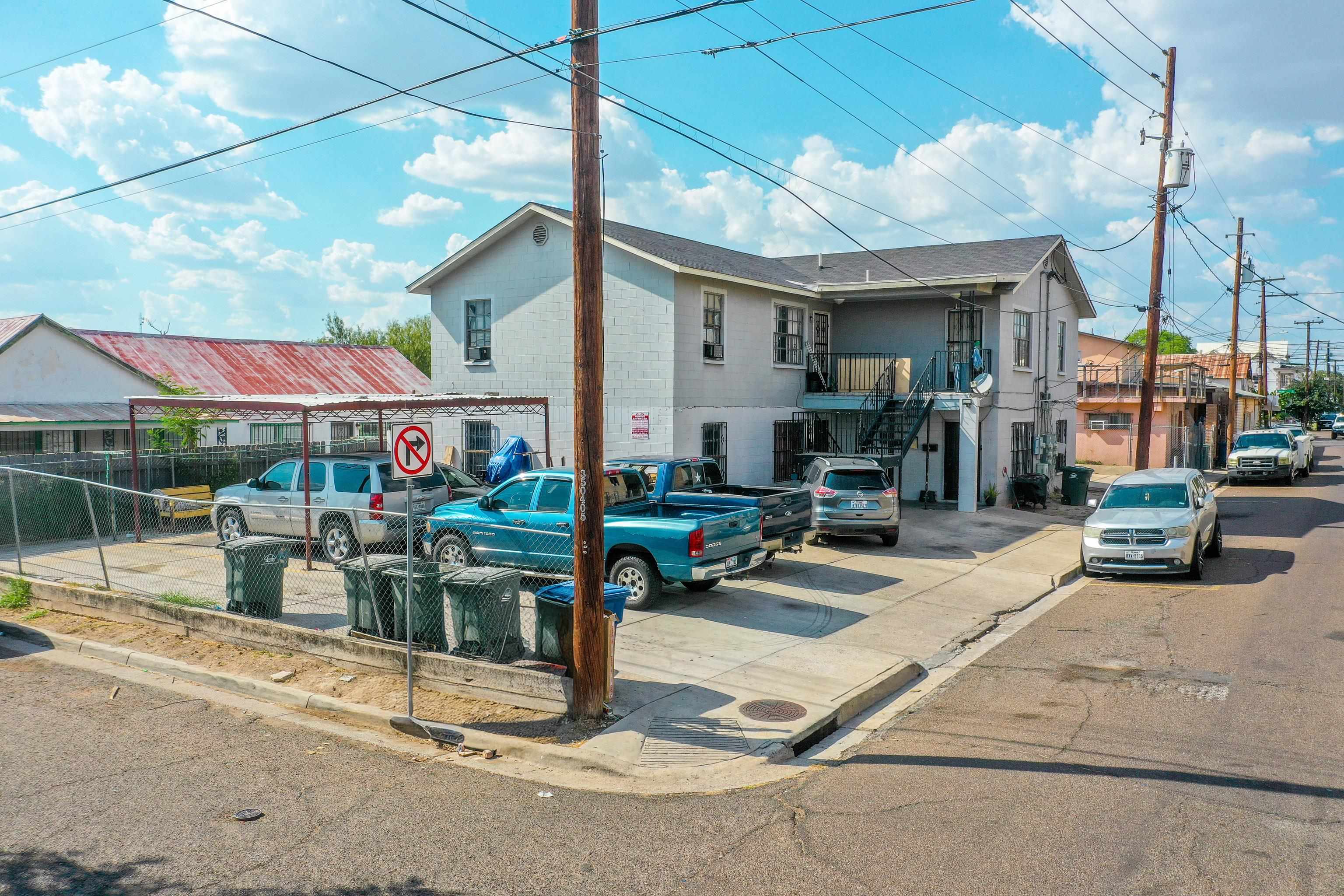 Photo 1 of 33 — 1702 Iturbide St, Laredo, TX 78040
