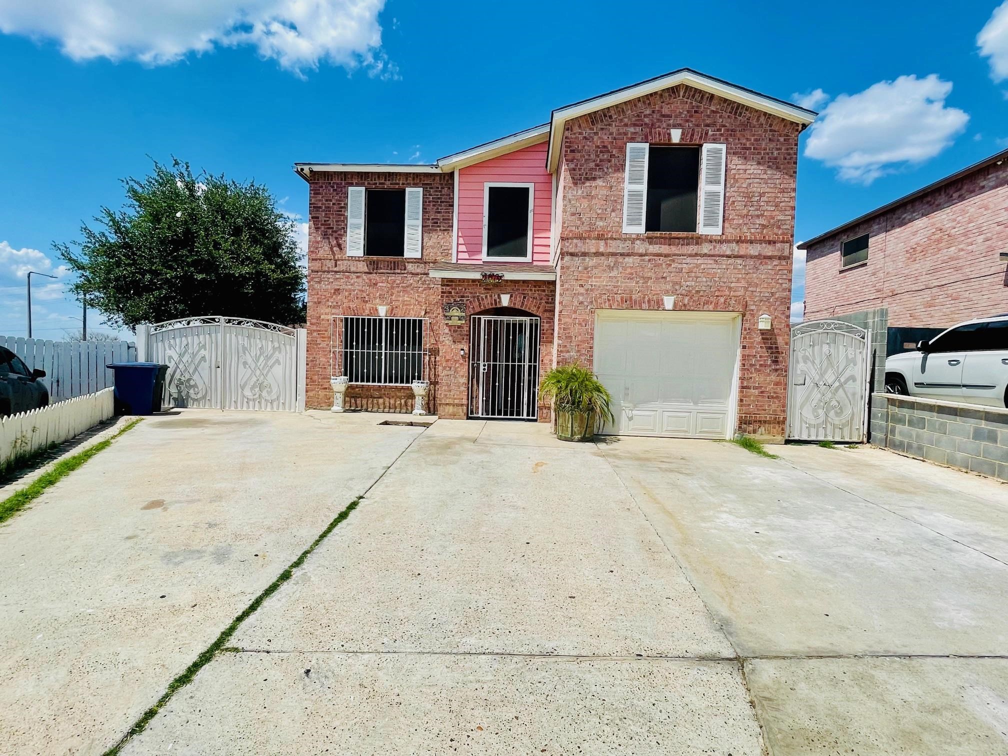 Photo 1 of 32 — 3012 St Isaac Lp, laredo, TX 78046