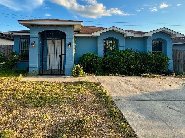 Photo 1 of 17 — 2529 Sabana Ln, Laredo, TX 78046