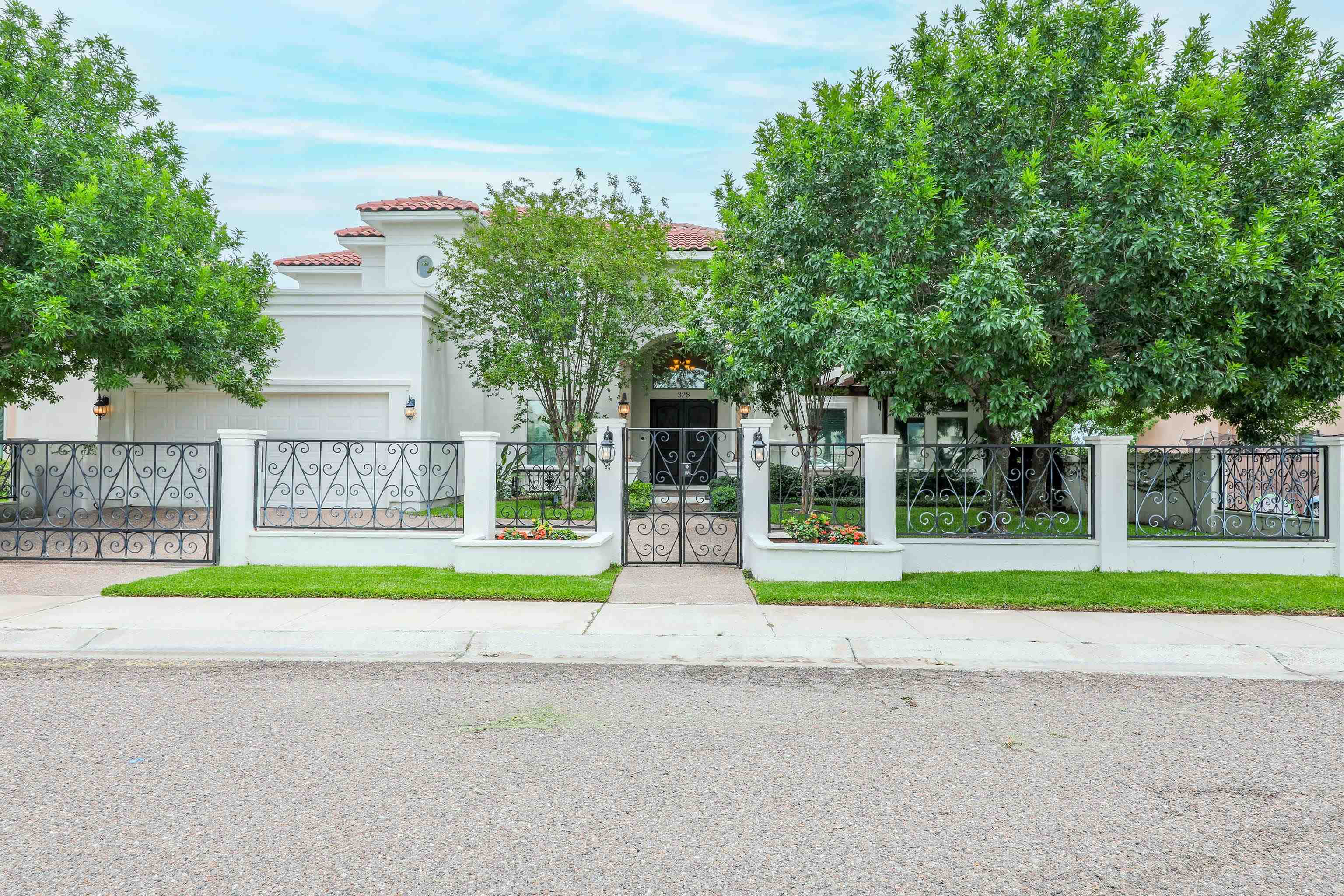 Photo 1 of 40 — 328 Lake Powell Dr, Laredo, TX 78041