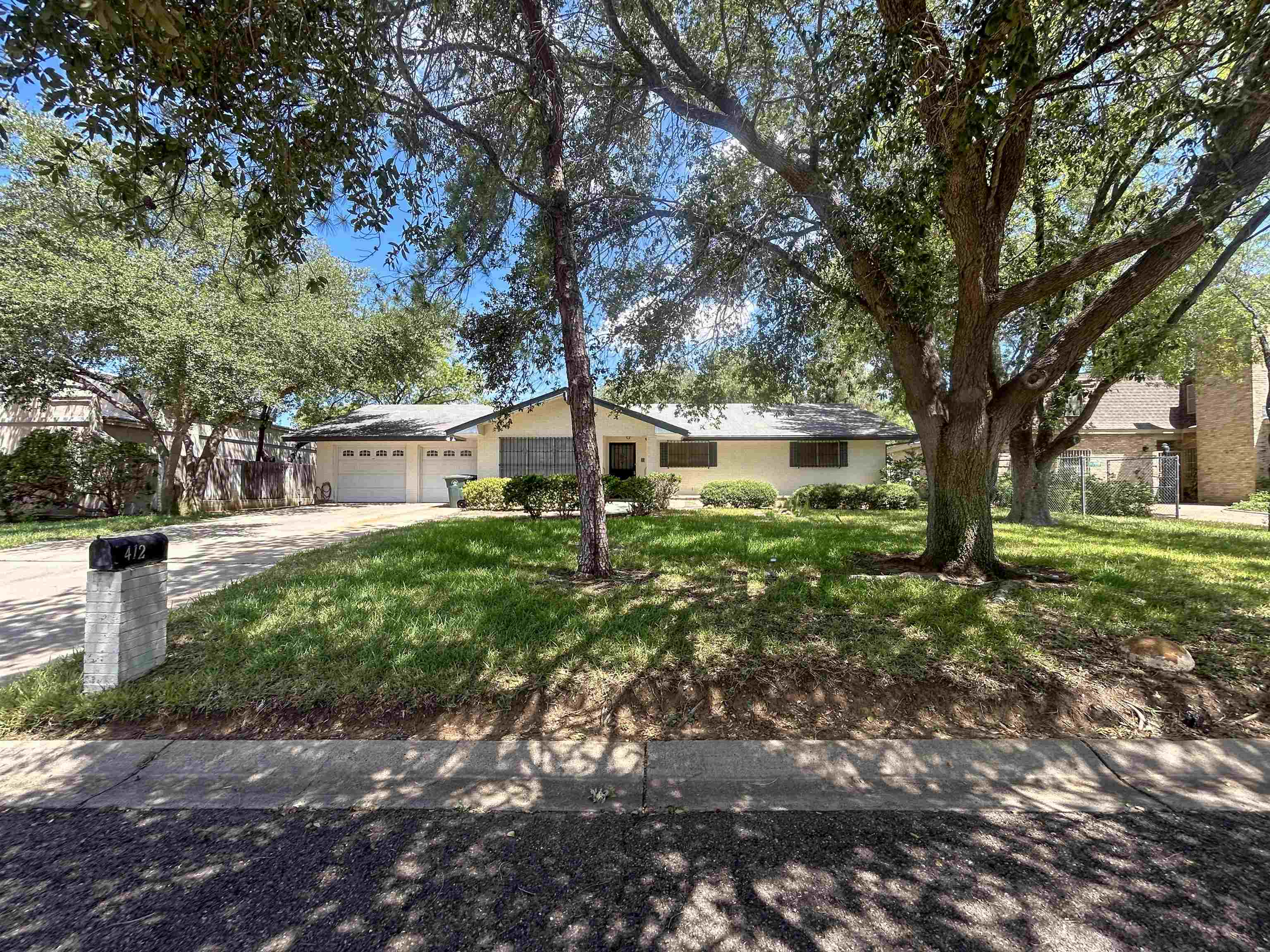 Photo 1 of 39 — 412 Longshadow Rd, Laredo, TX 78041