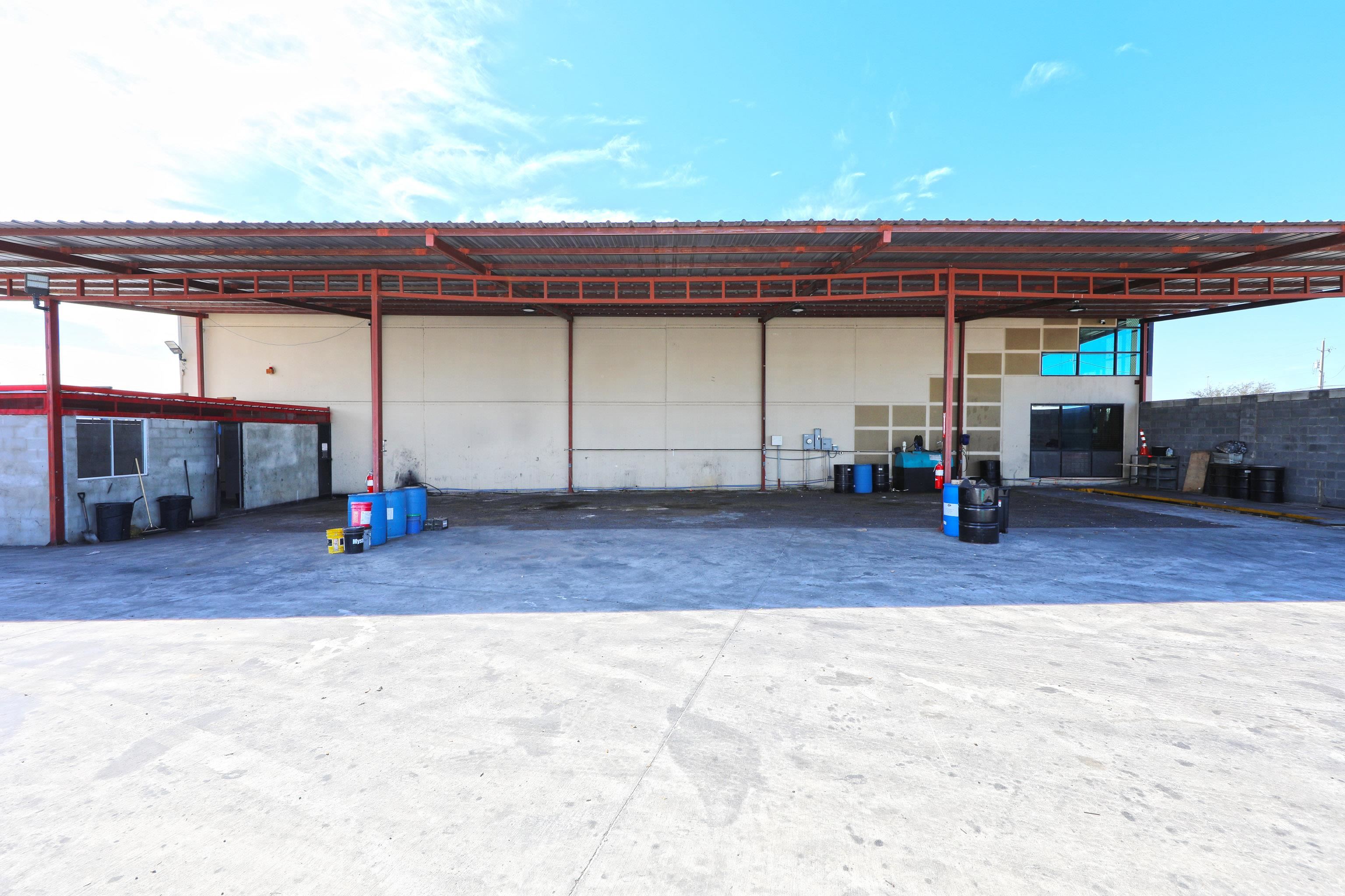 Photo 1 of 20 — 301 Grand Central Blvd, LAREDO, TX 78045
