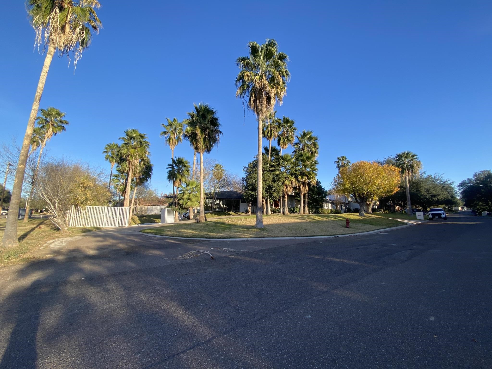 Photo 1 of 39 — 337 Regal Dr, LAREDO, TX 78041