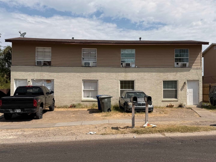 Photo 1 of 11 — 1414 Lyon St, Laredo, TX 78040