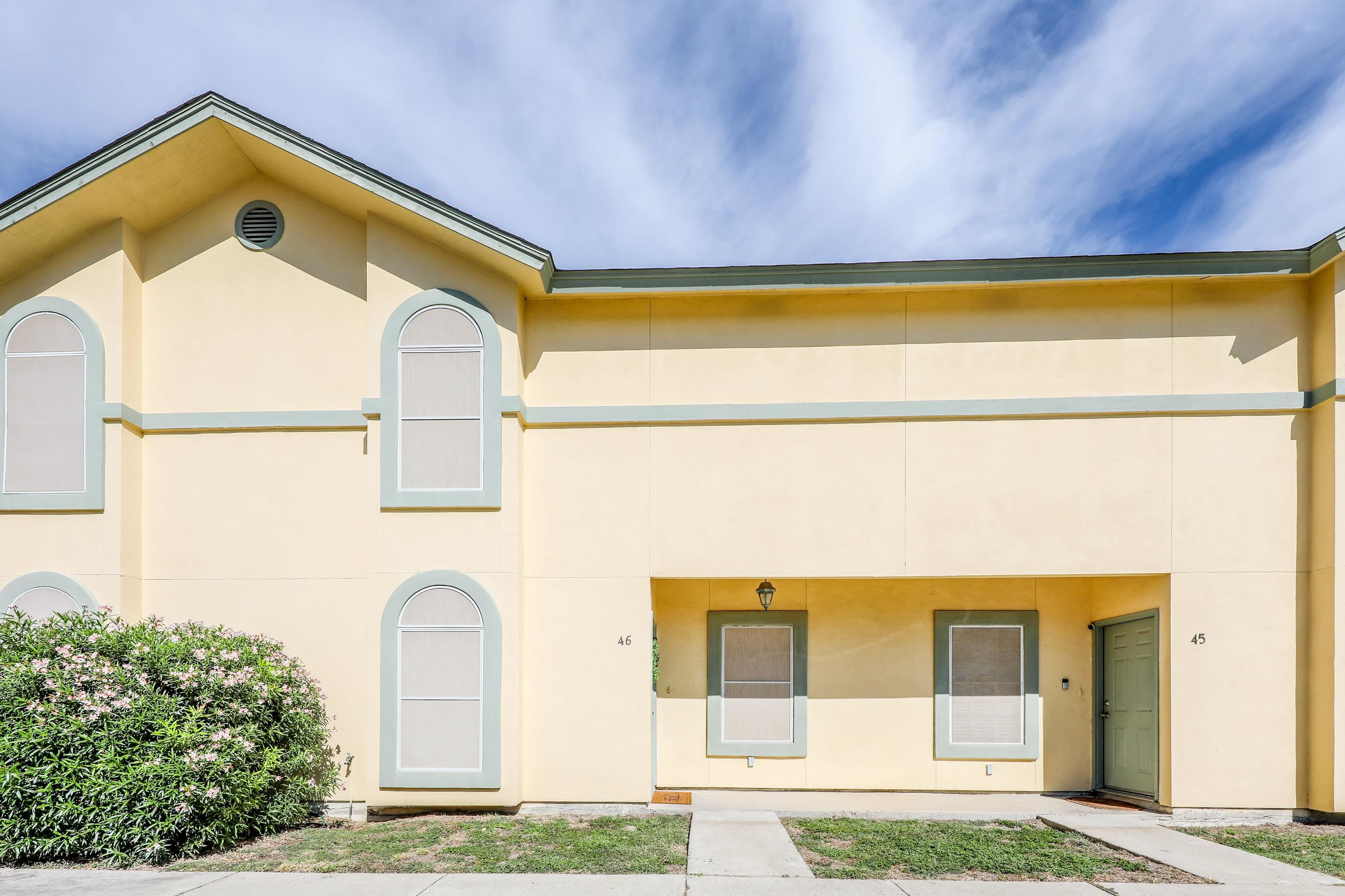 Photo 1 of 36 — 1000 Ranchway Dr 46, Laredo, TX 78045
