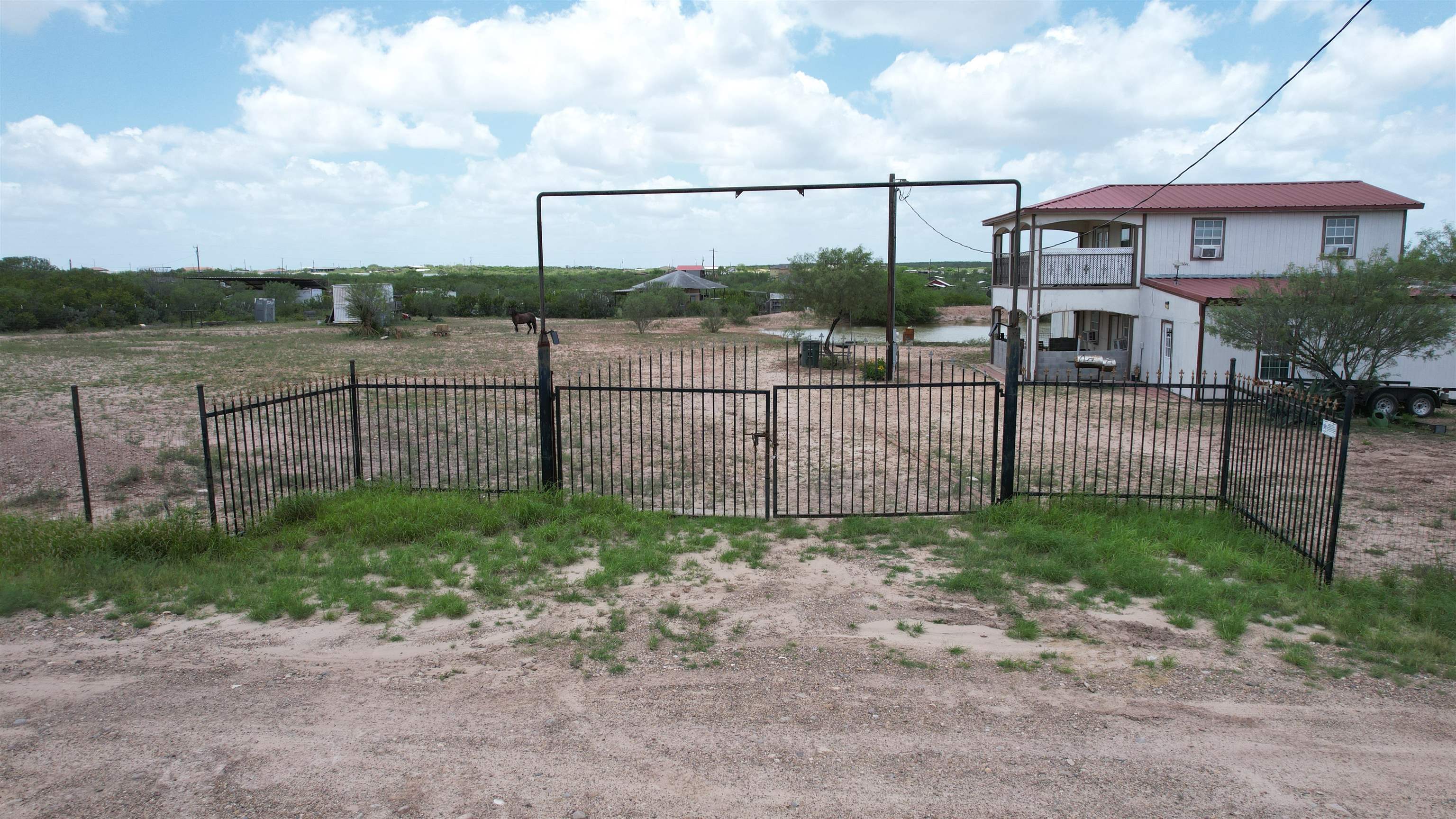 Photo 1 of 40 — 152 Los Fresnos Rd., Laredo, TX 78041