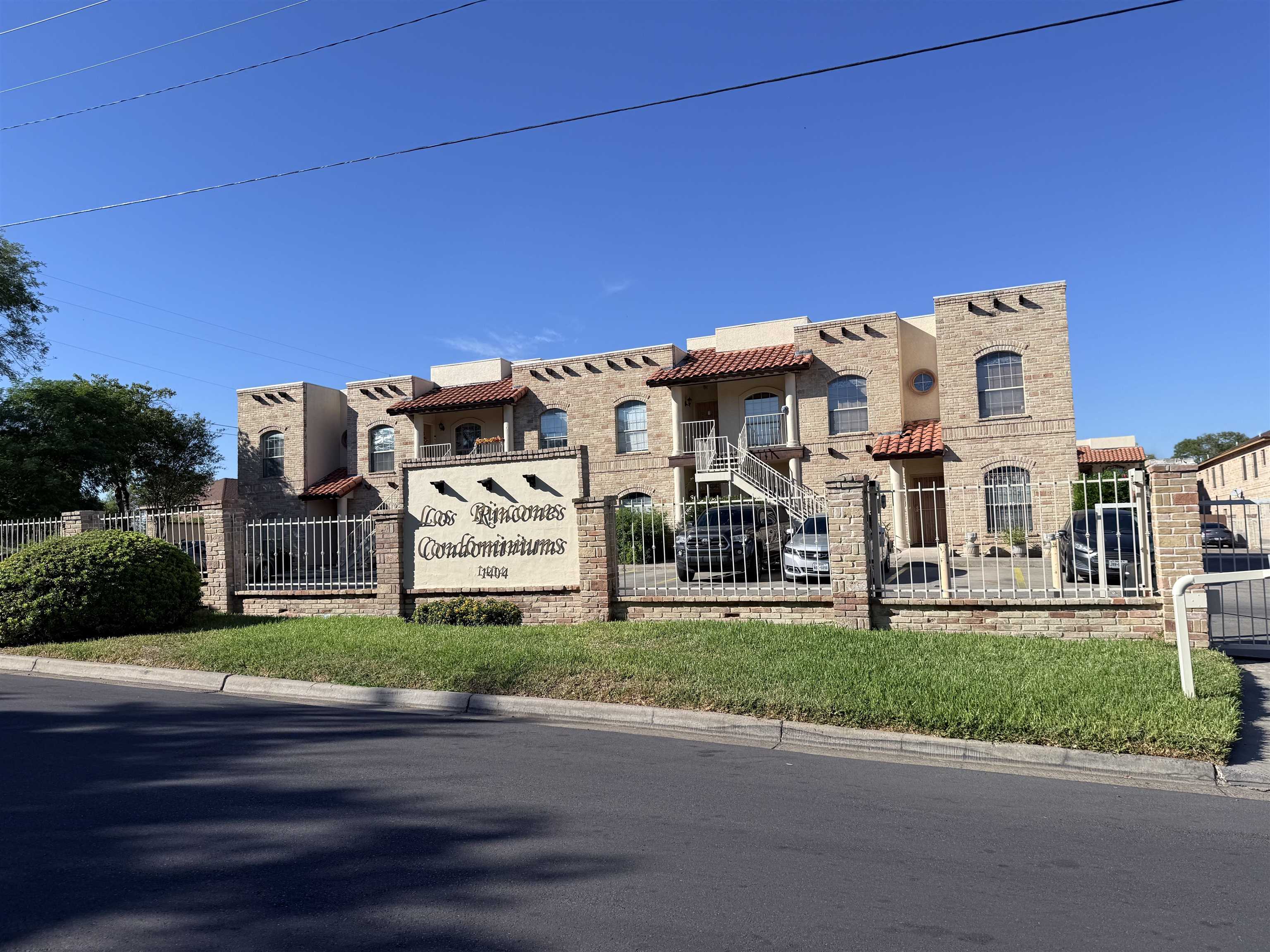 Photo 1 of 16 — 1401 Gustavus St 16, Laredo, TX 78040