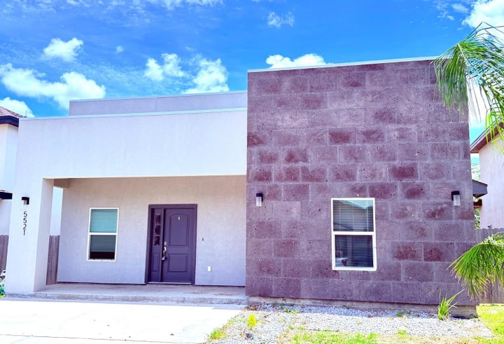 Photo 1 of 35 — 5521 Conroe St, Laredo, TX 78046