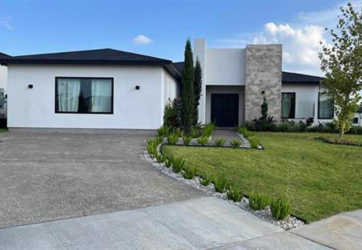 Photo 1 of 35 — 1501 Noyola Loop, LAREDO, TX 78046