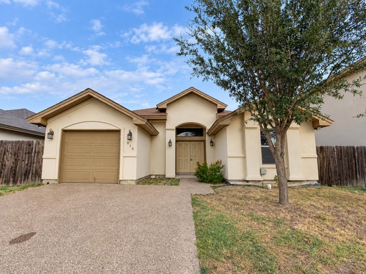Photo 1 of 30 — 919 La Rosita, LAREDO, TX 78046