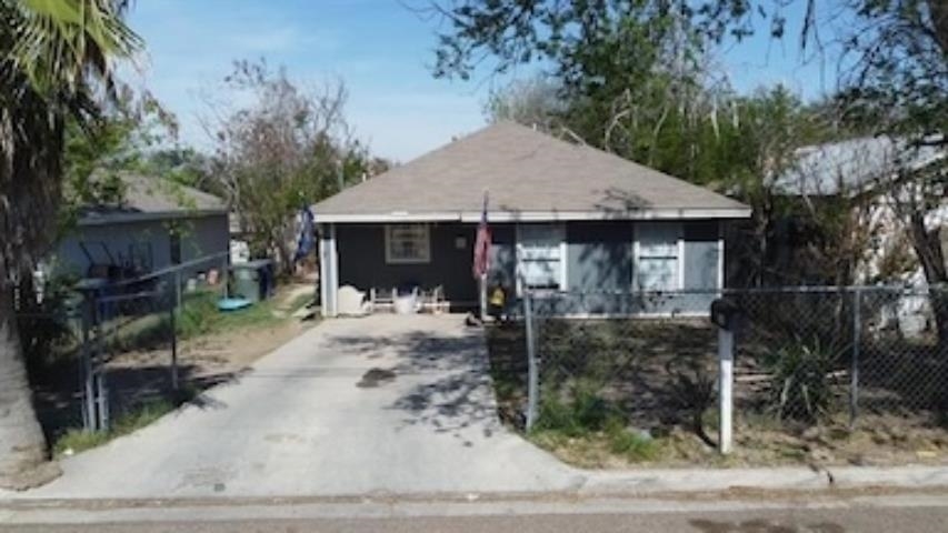 Photo 1 of 11 — 1102 Musser St, Laredo, TX 78040