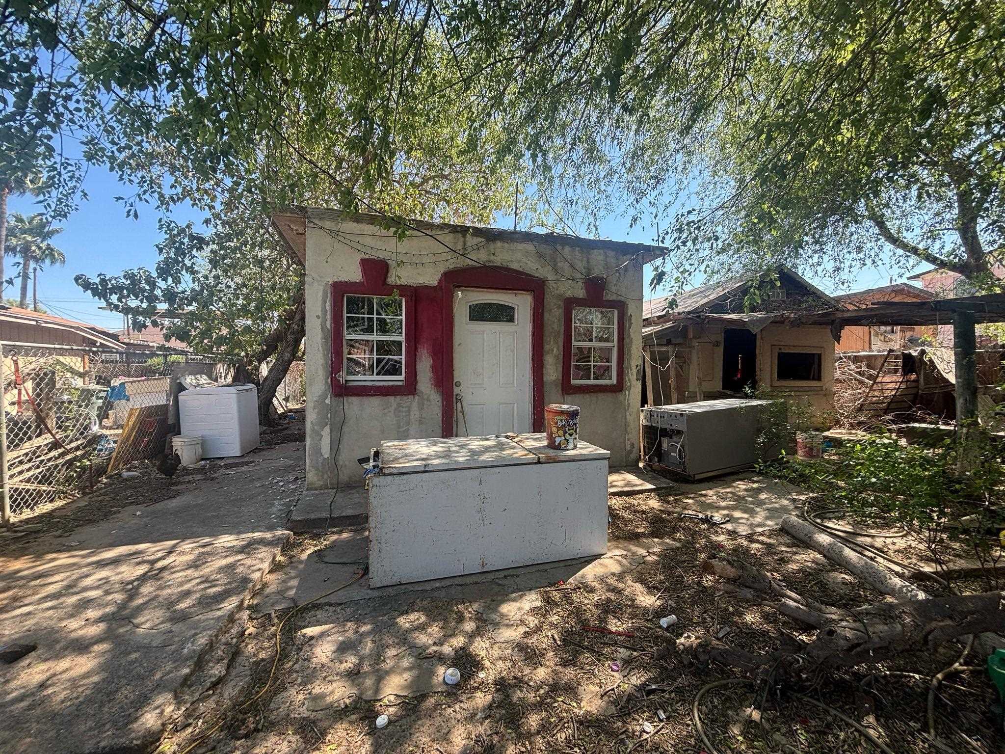 Photo 1 of 26 — 2206 S Smith Ave, Laredo, TX 78046