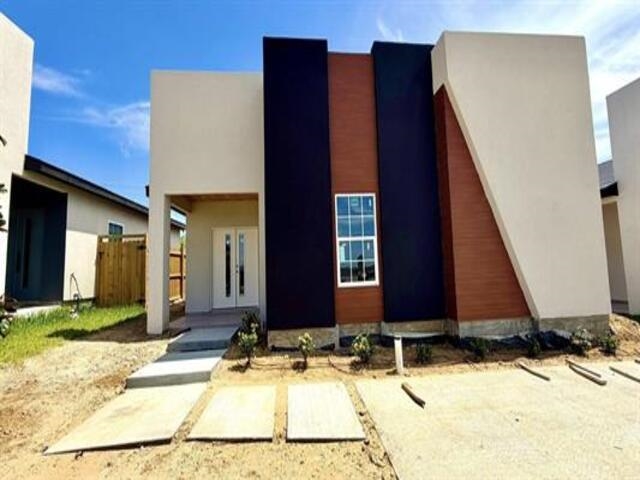 Photo 1 of 18 — 5043 Los Caballos Lp., Laredo, TX 78046