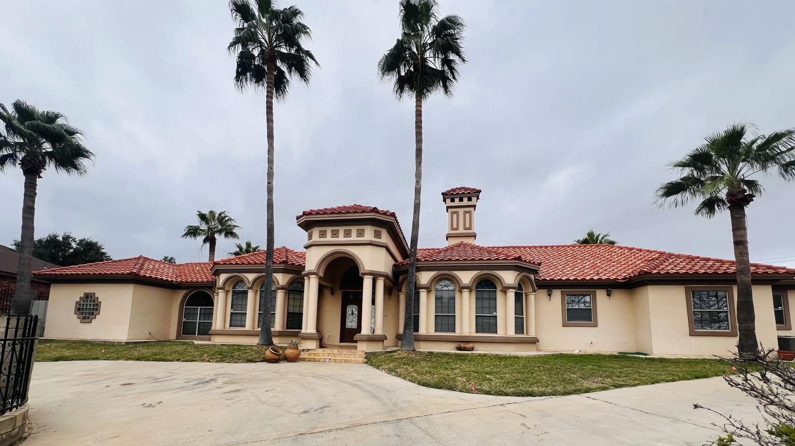 Photo 1 of 19 — 8912 Siller Lp, LAREDO, TX 78045
