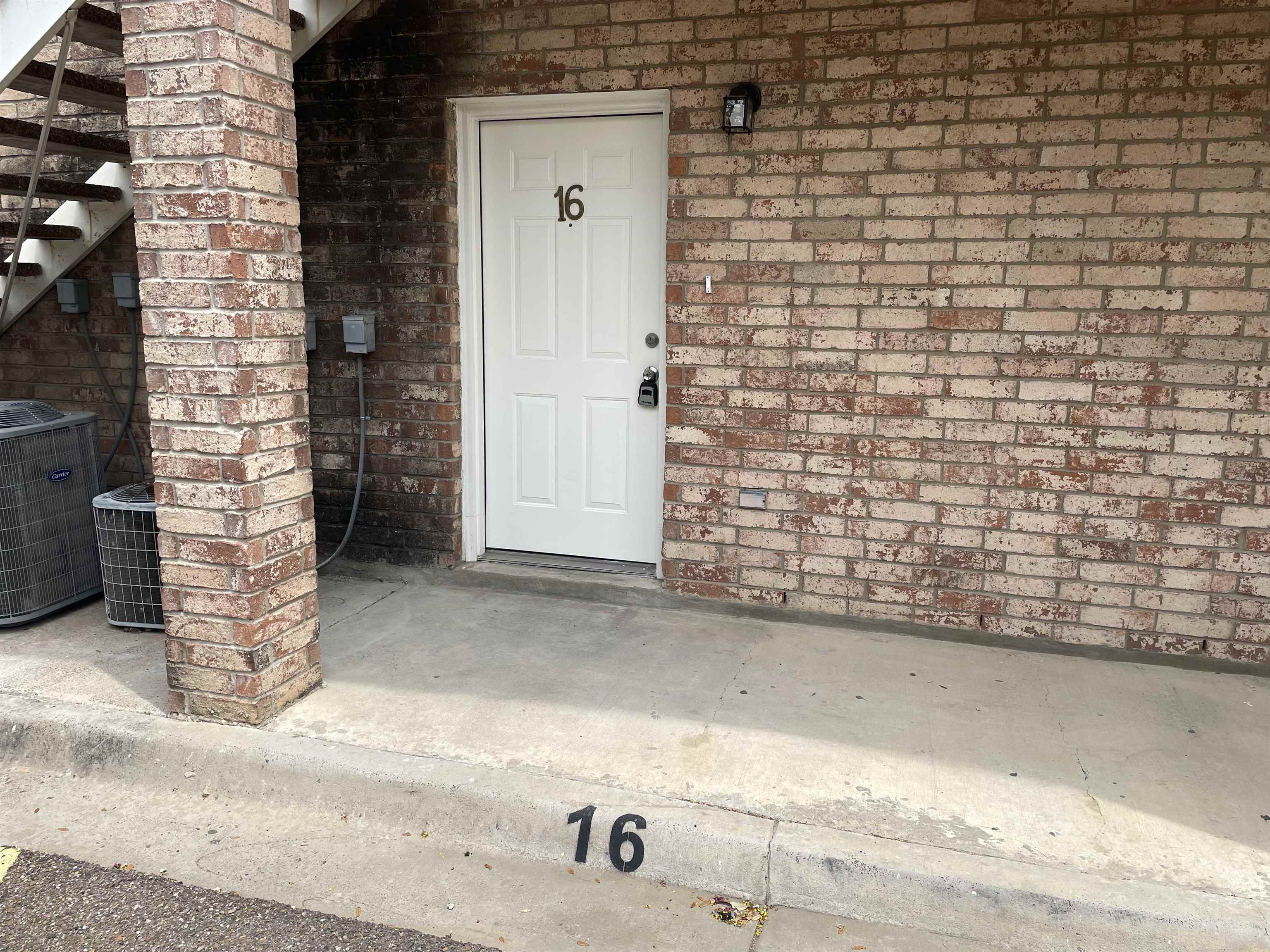 Photo 1 of 18 — 511 Shiloh Dr 16, LAREDO, TX 78045