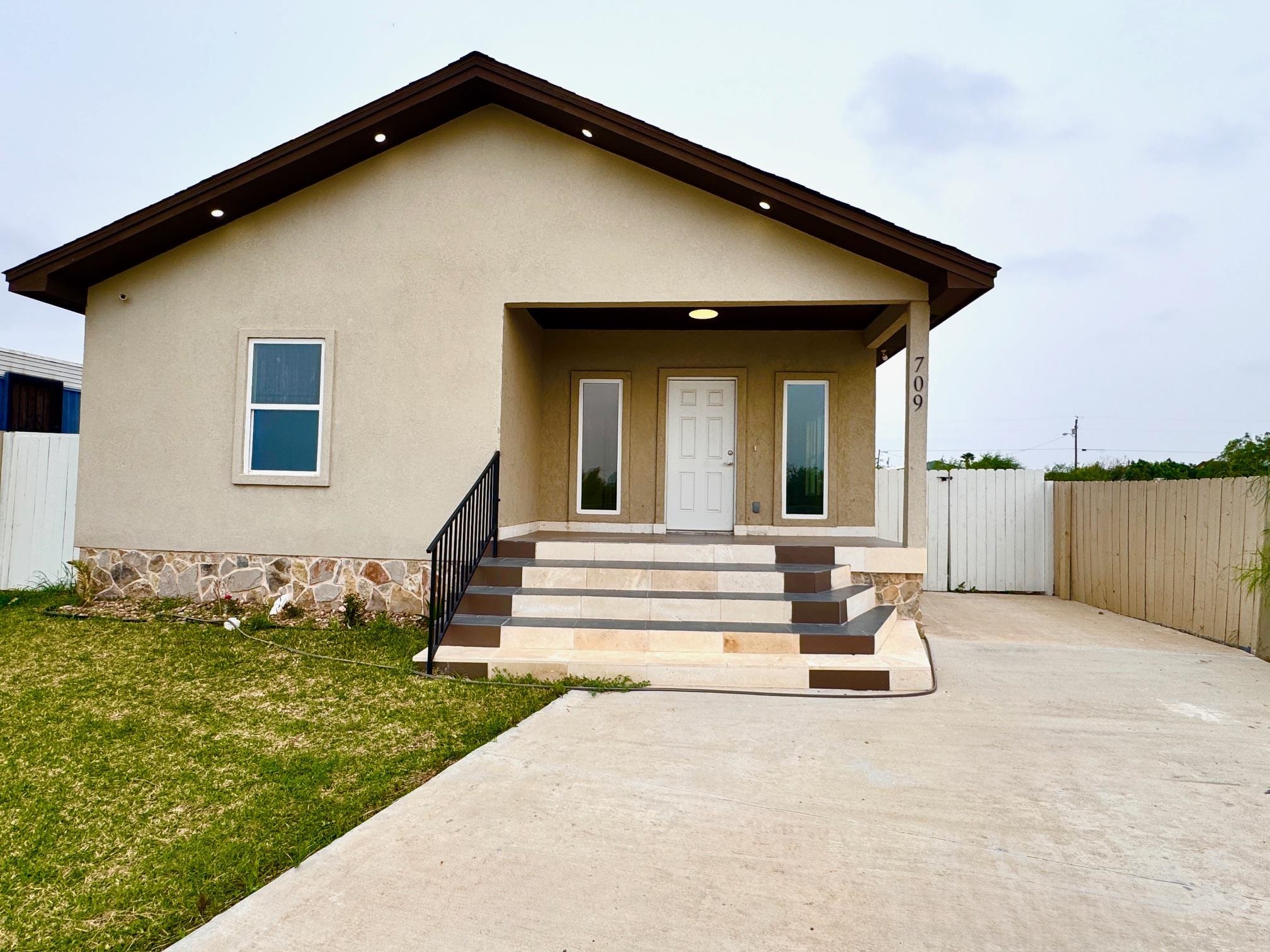 Photo 1 of 30 — 709 Palo De Rosa Loop, LAREDO, TX 78043