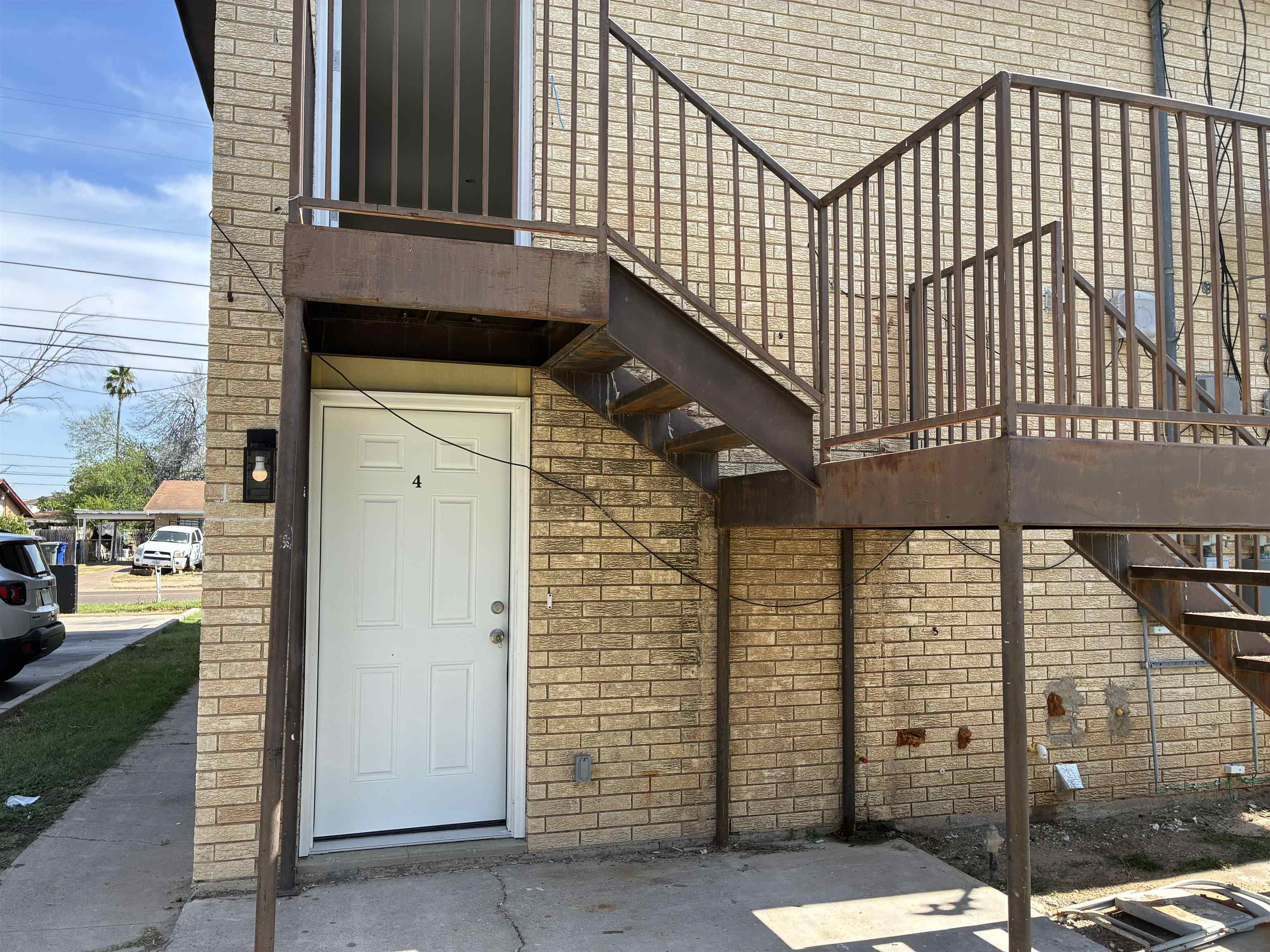 Photo 1 of 16 — 705 E Bustamante St 4, LAREDO, TX 78041