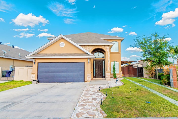 Photo 1 of 28 — 401 Sabal Loop, Laredo, TX 78045