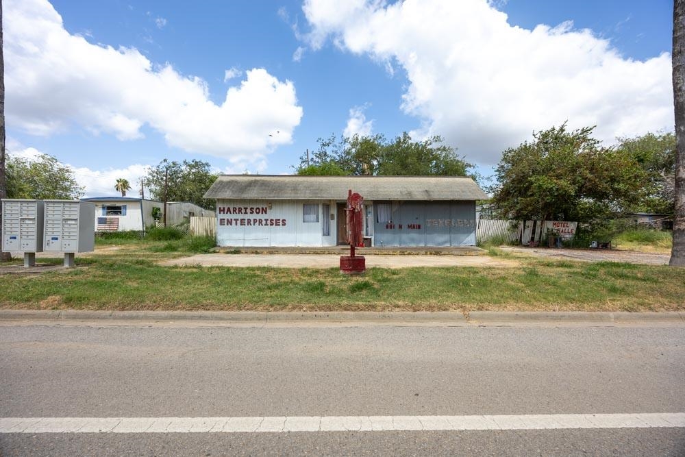 Photo 1 of 14 — 601 N Main St, Cotulla, TX 78014