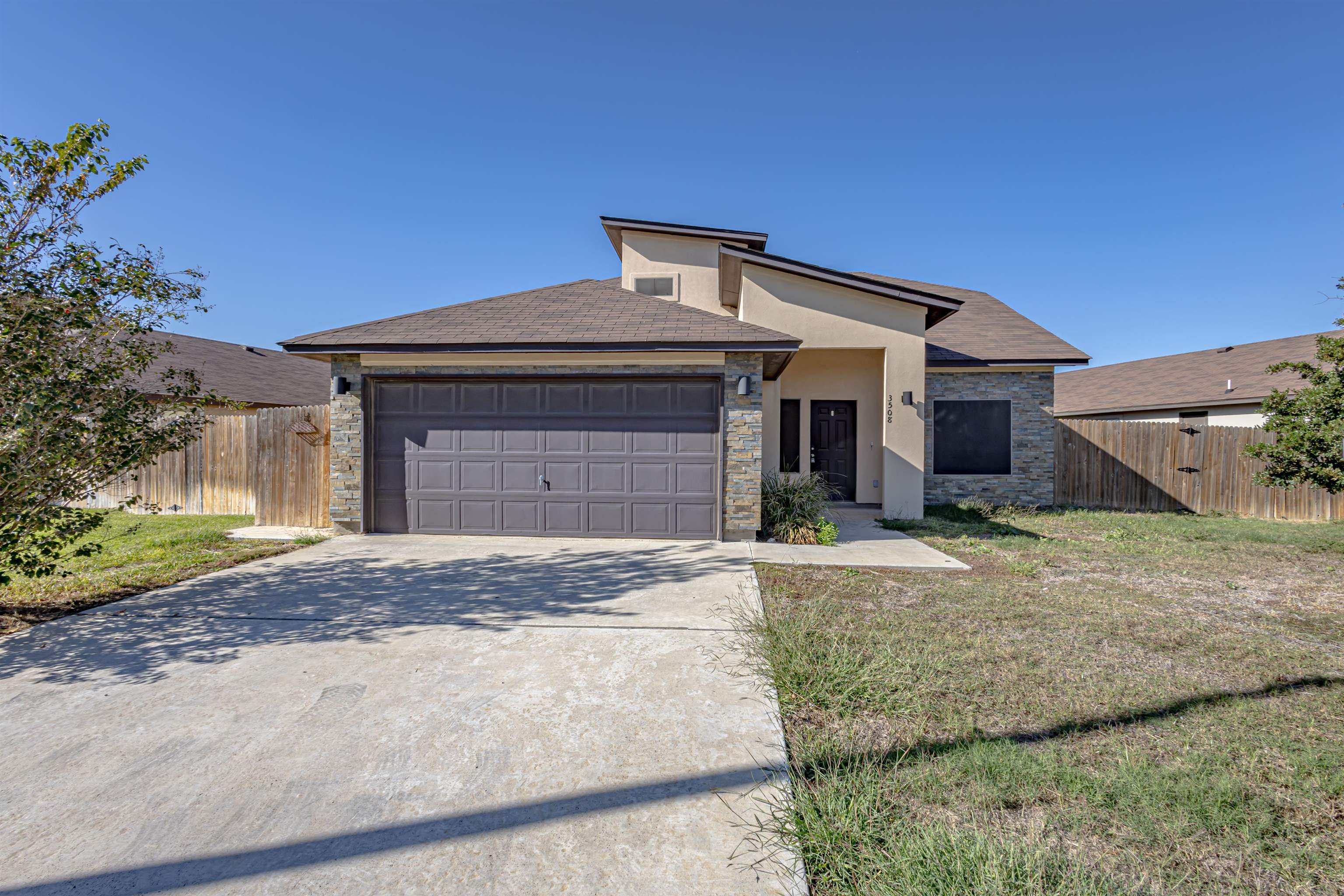 Photo 1 of 25 — 3508 Eduardo E Hayes Rd., LAREDO, TX 78046